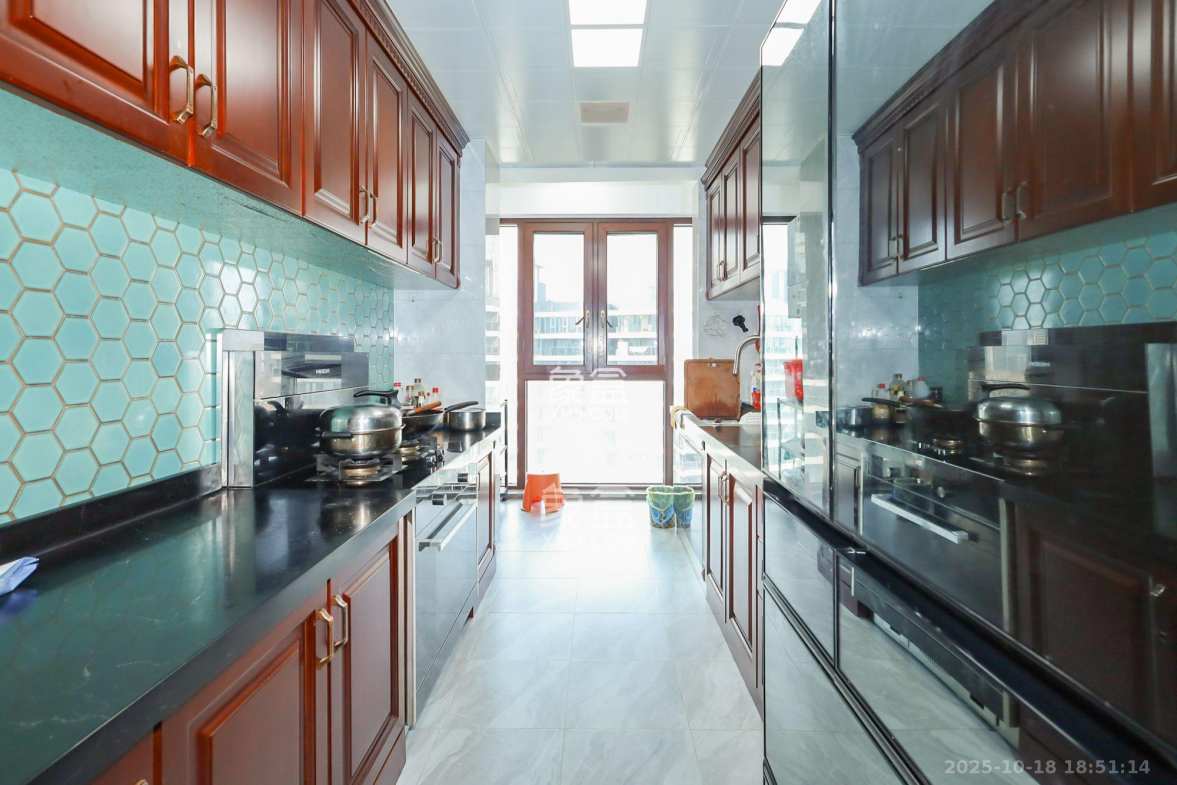 保利天禧C区  4室2厅2卫    5500.0元/月 保利天禧C区  4室2厅2卫    5500.0元/月室内图