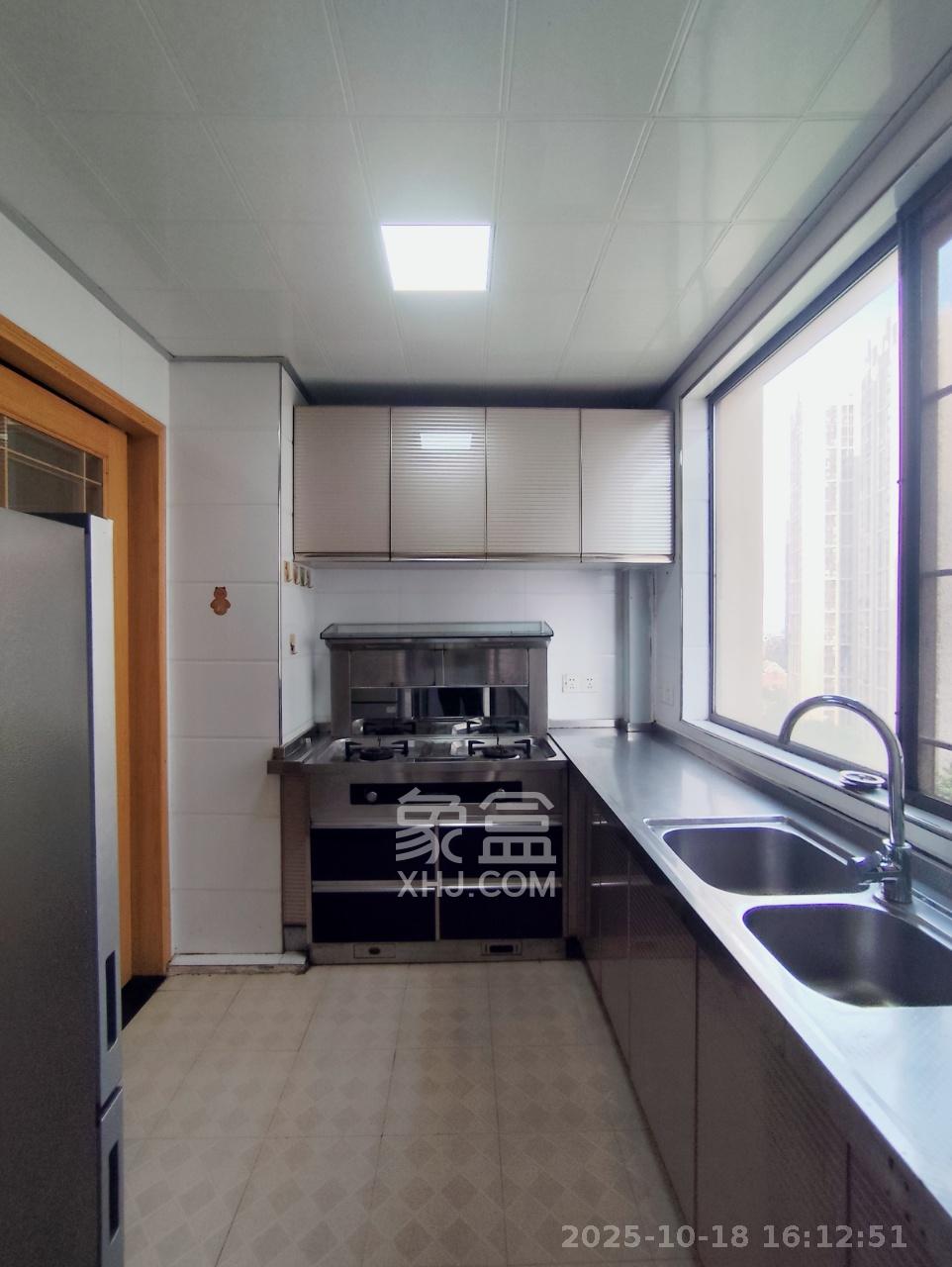 旭辉华庭  3室2厅1卫    2200.0元/月 旭辉华庭  3室2厅1卫    2200.0元/月室内图