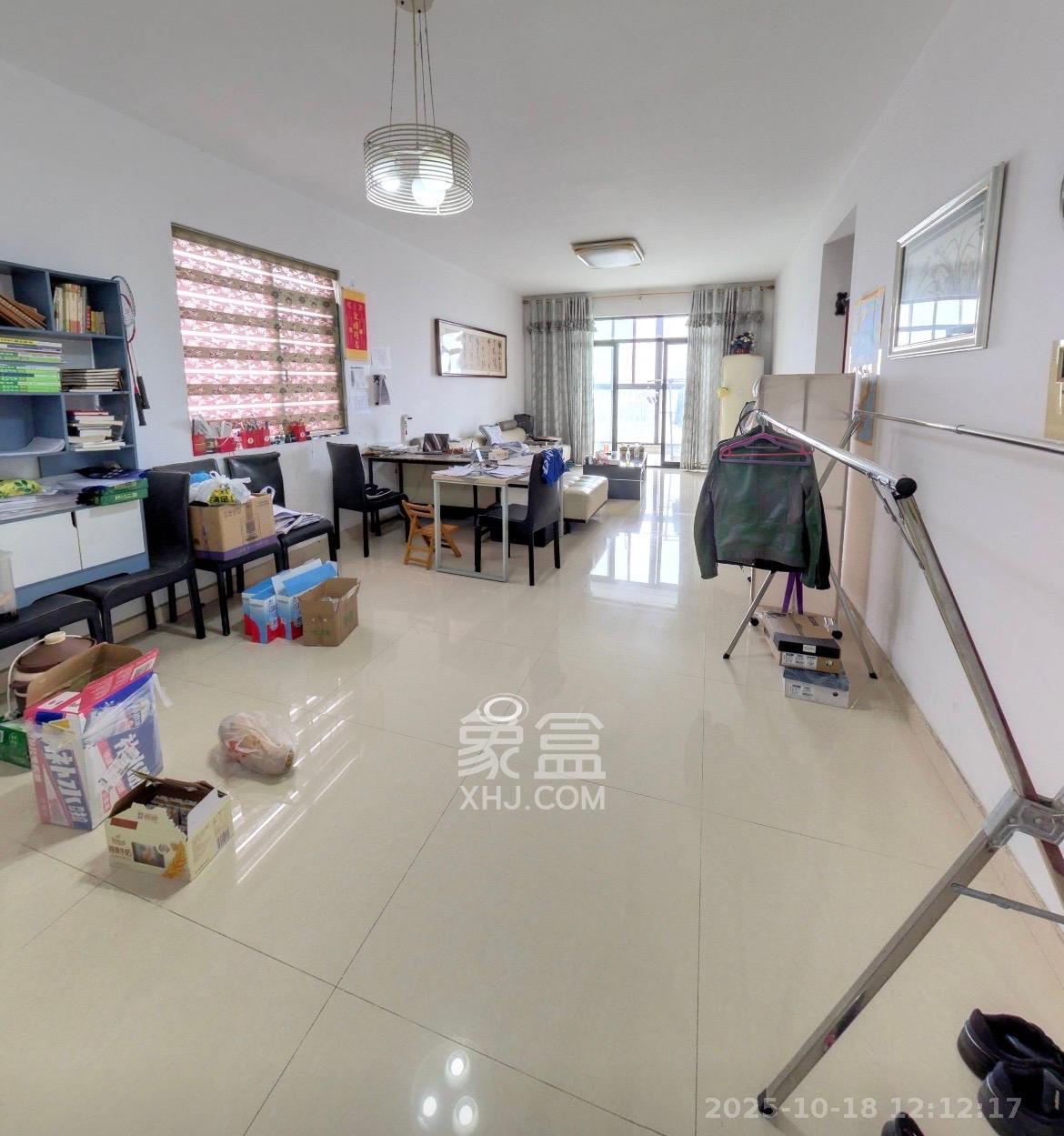 阳光100三期  3室2厅2卫    2700.0元/月