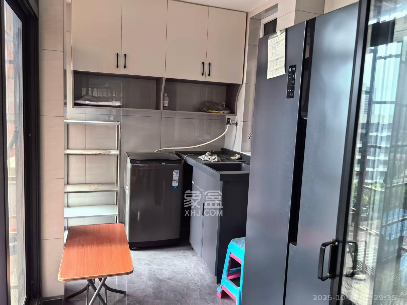 凯富南方鑫城 4室2厅2卫 2600.0元/月 凯富南方鑫城 4室2厅2卫 2600.0元/月室内图