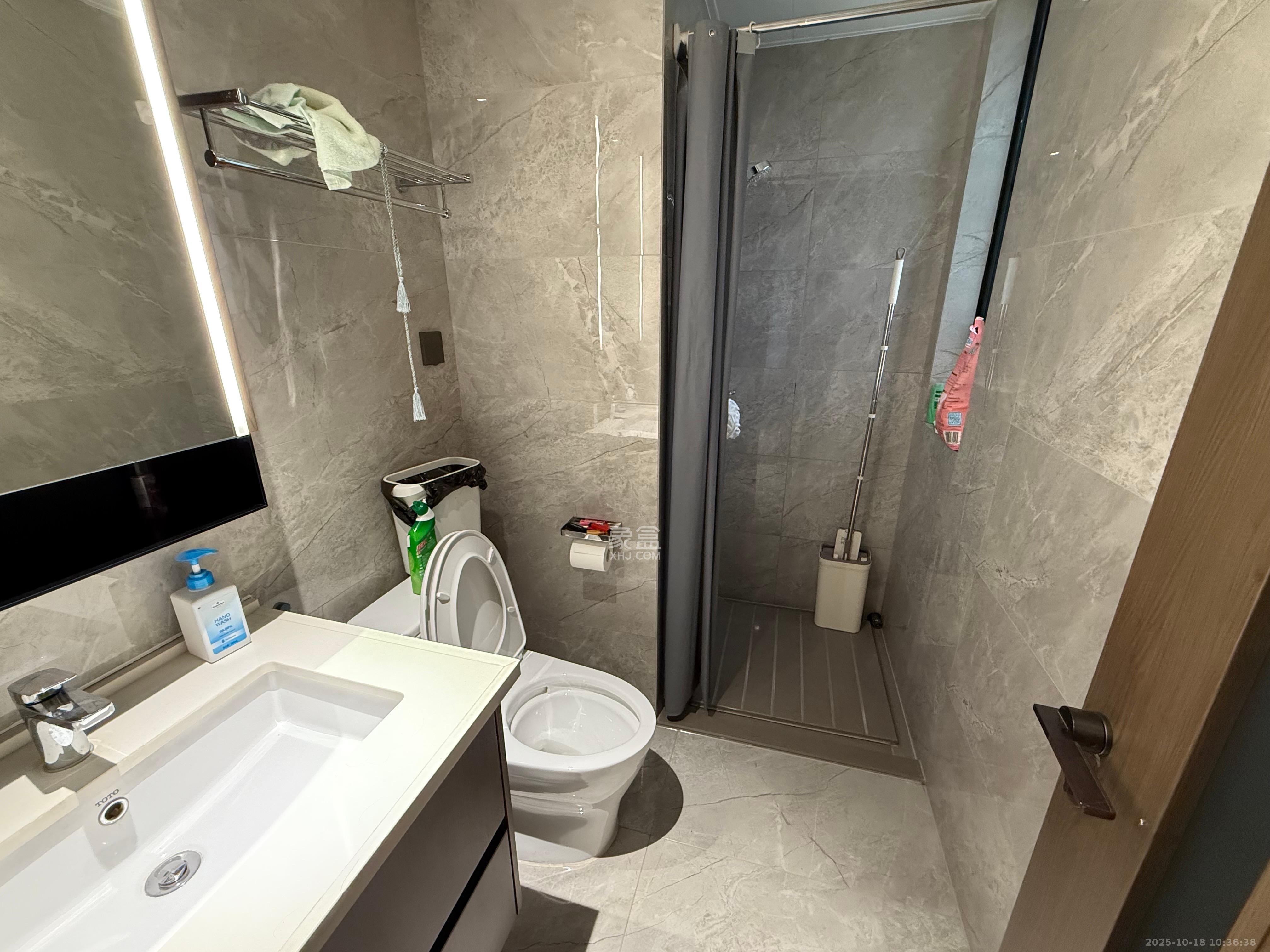 万科滨河道  3室2厅2卫    2700.0元/月室内图