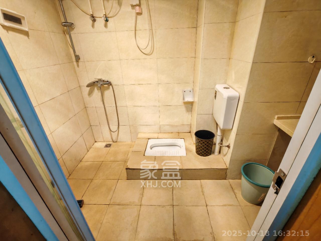 融圣国际  1室1厅1卫    1700.0元/月 融圣国际  1室1厅1卫    1700.0元/月室内图