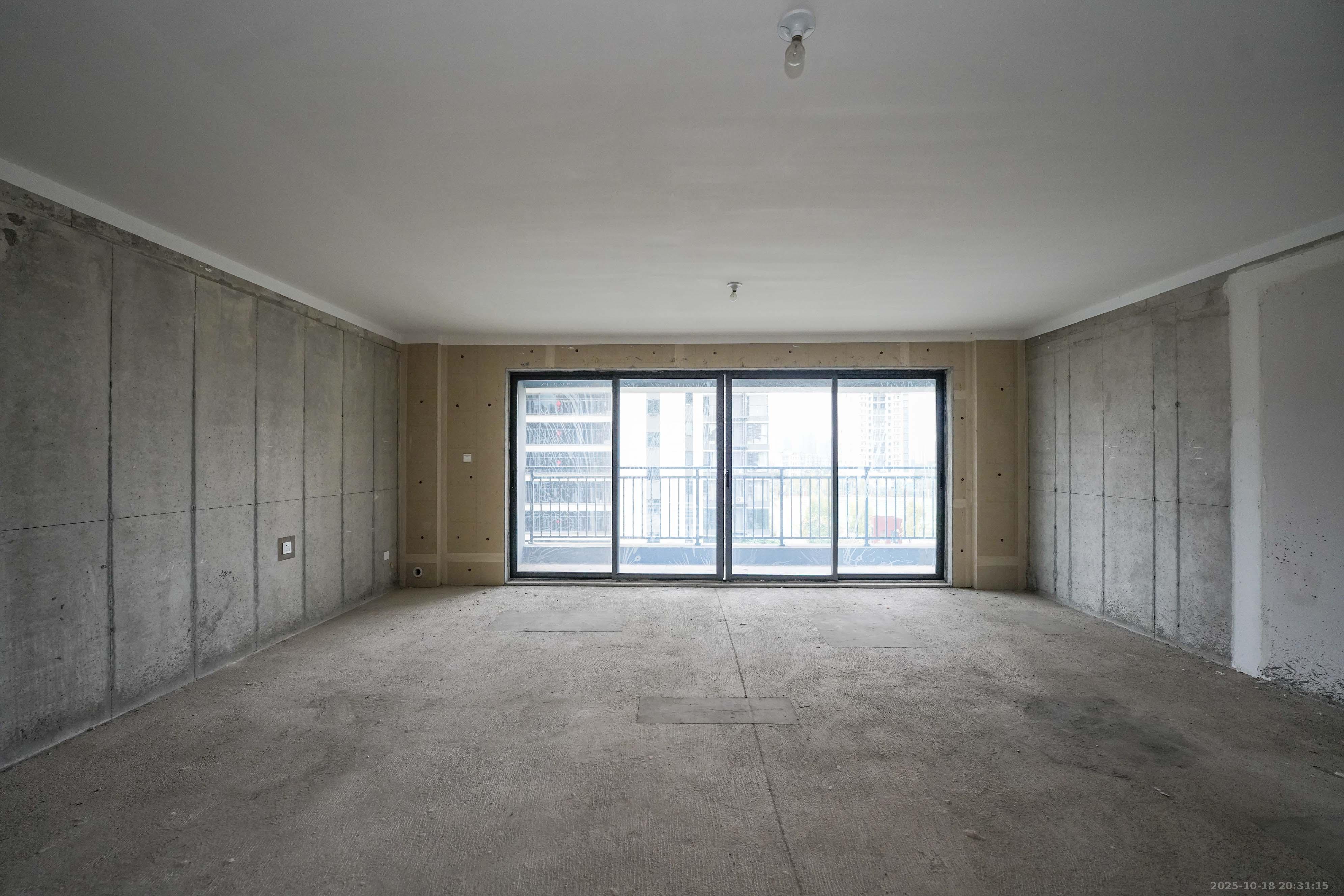 旭辉雨金广场 4室2厅2卫 121.8万 旭辉雨金广场 4室2厅2卫 121.8万客厅