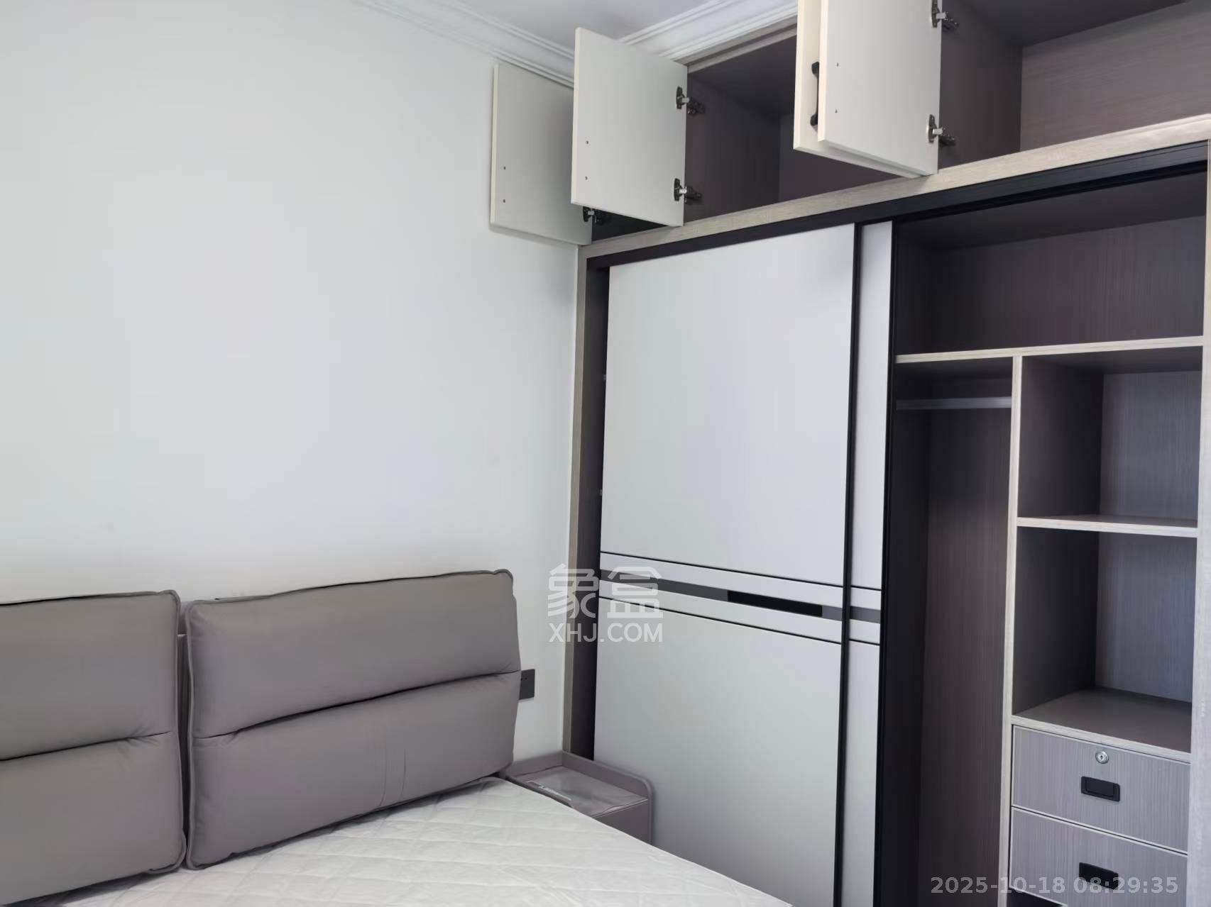 凯富南方鑫城 4室2厅2卫 2600.0元/月 凯富南方鑫城 4室2厅2卫 2600.0元/月室内图