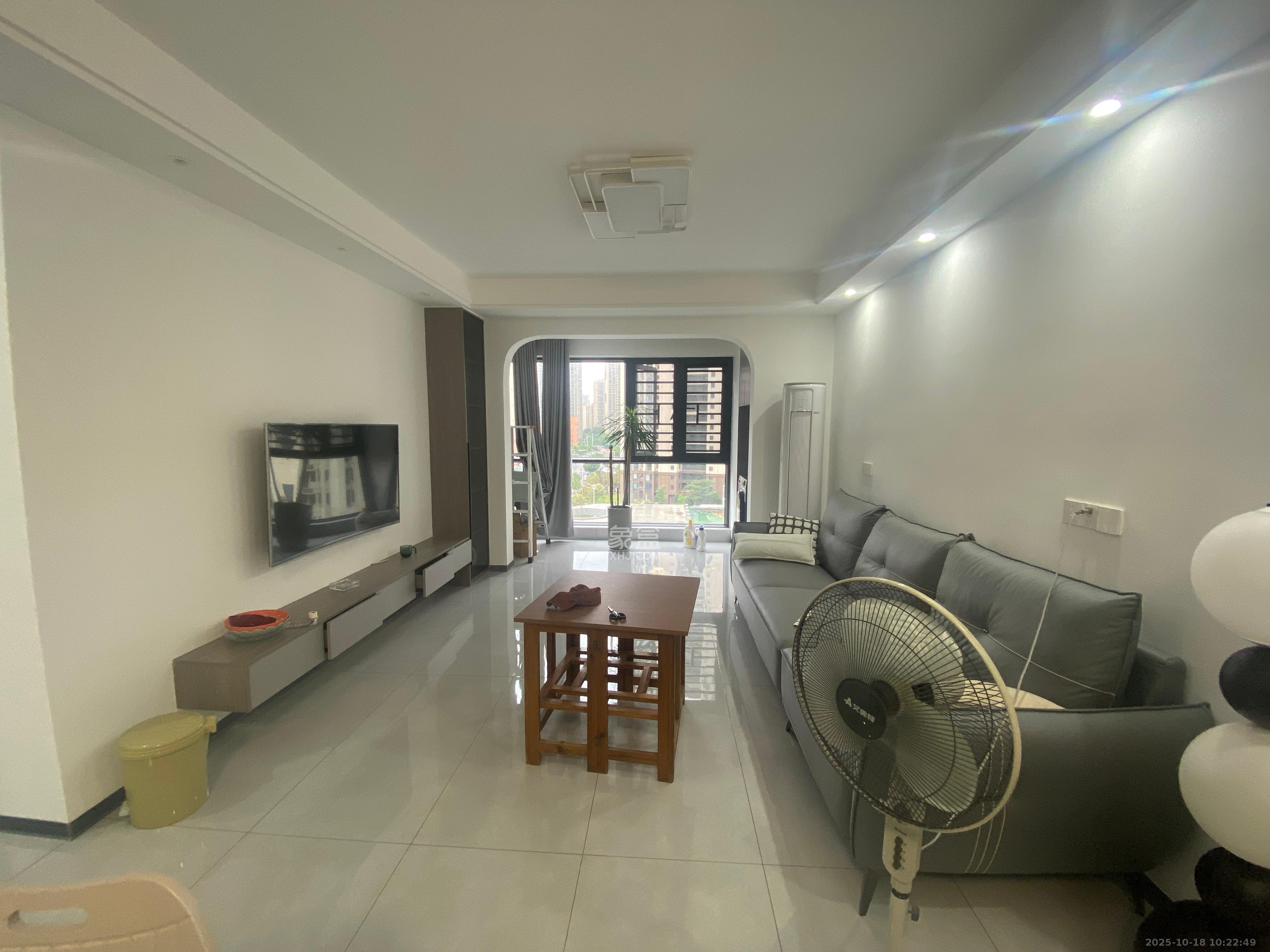 旭辉国悦府  3室2厅2卫    3600.0元/月