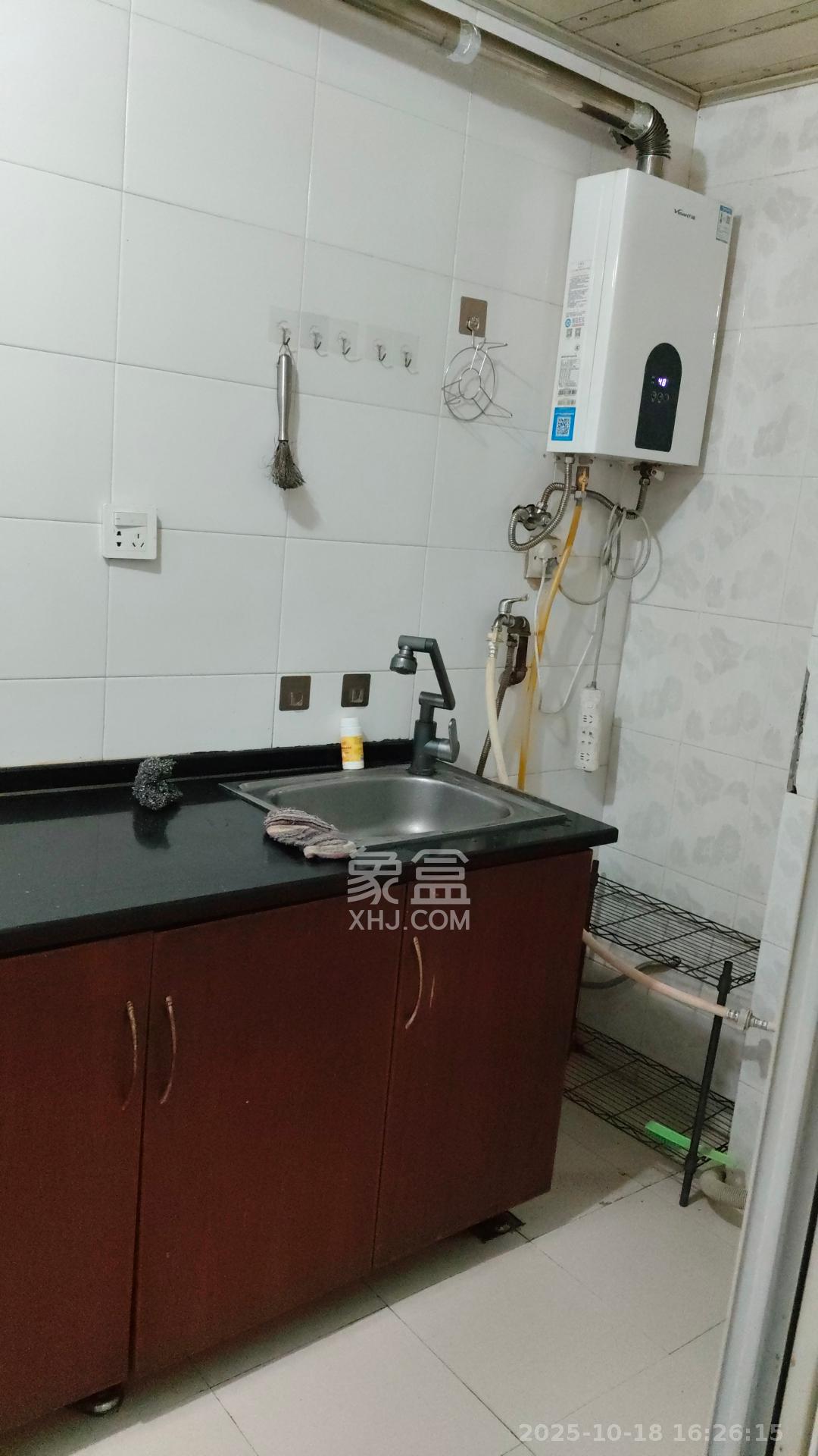 家兴公寓(洪家井)  2室1厅1卫    2000.0元/月 家兴公寓(洪家井)  2室1厅1卫    2000.0元/月室内图