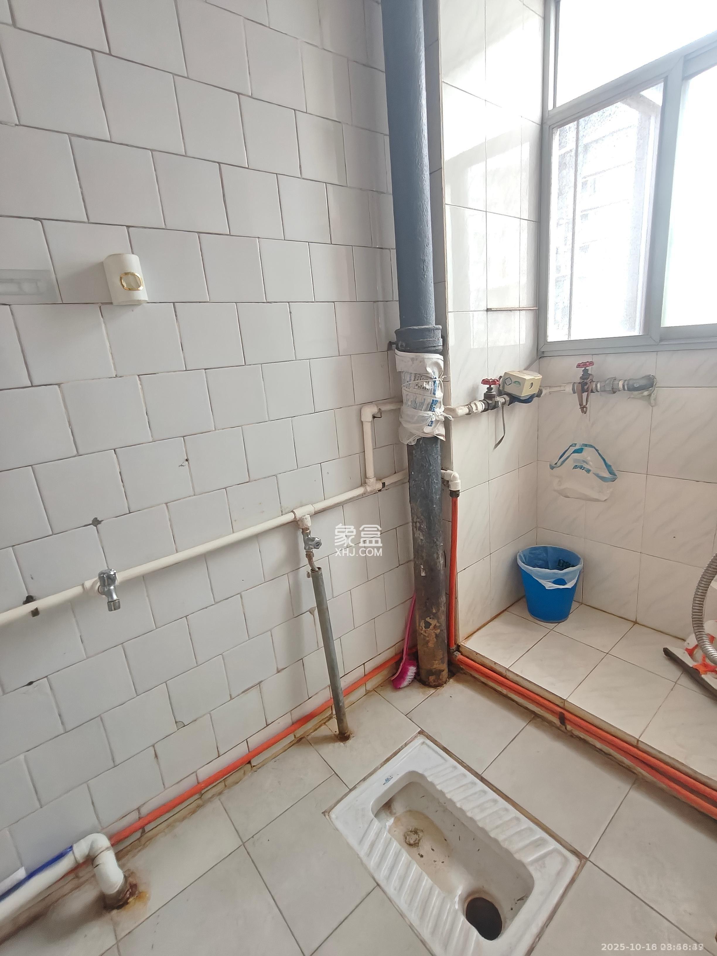 安泰新村  1室2厅1卫    1700.0元/月室内图