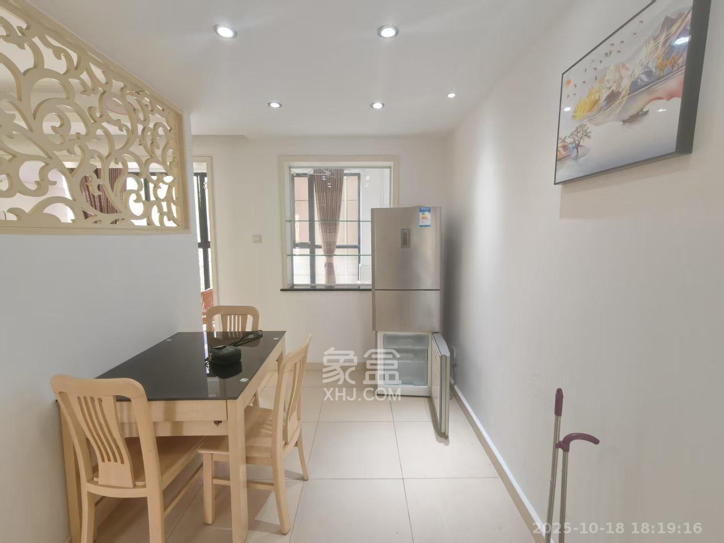 保利花园  3室2厅2卫    2500.0元/月 保利花园  3室2厅2卫    2500.0元/月室内图