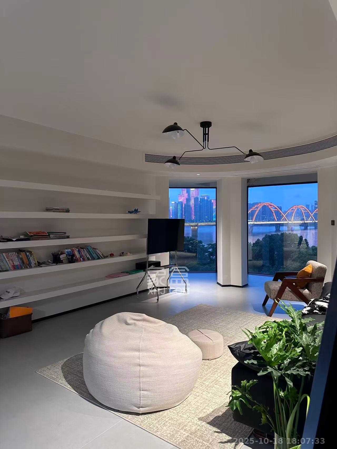 湘江世纪城悦江苑  4室2厅2卫    7000.0元/月 湘江世纪城悦江苑  4室2厅2卫    7000.0元/月