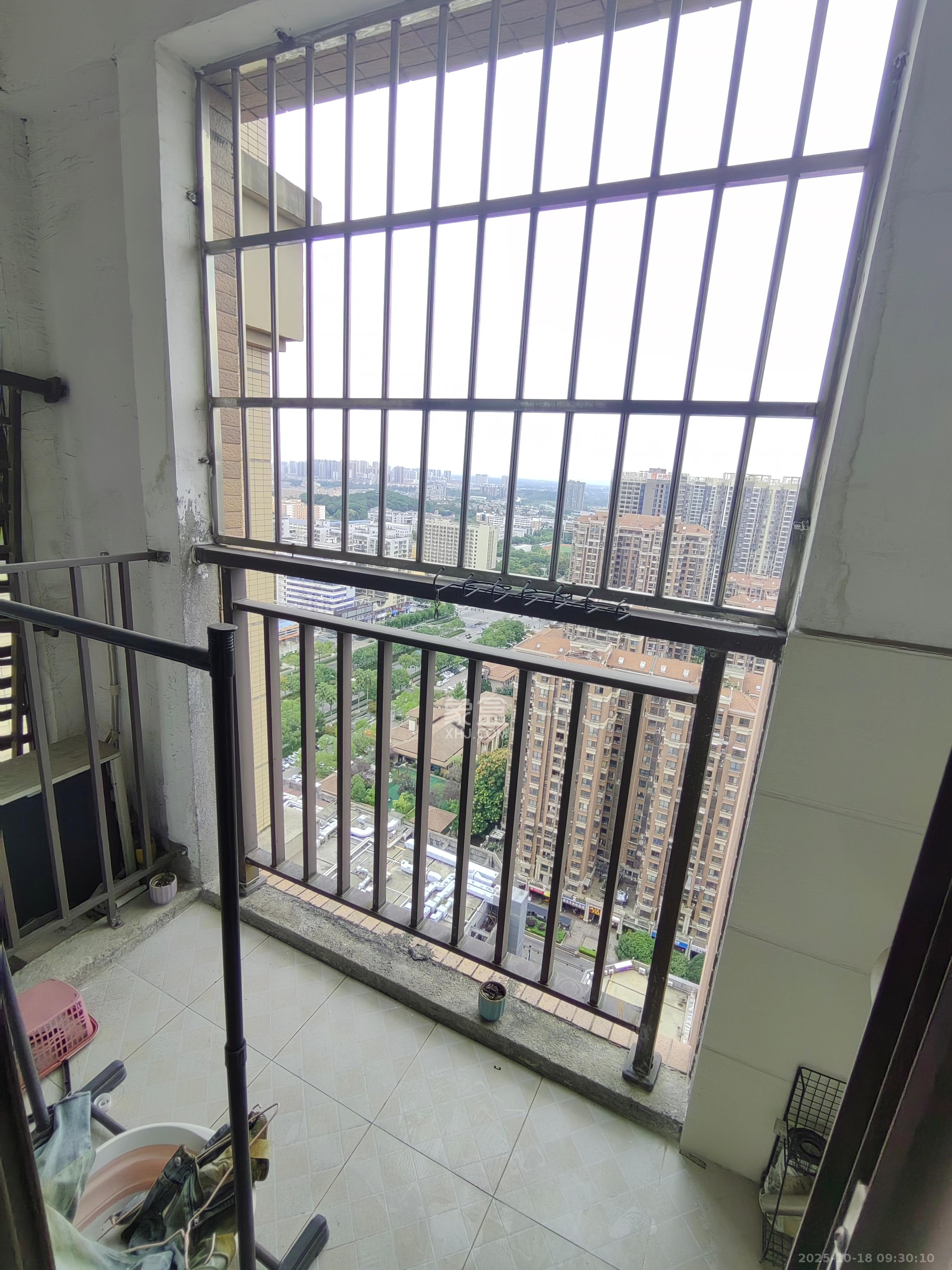 华润五彩城  1室0厅1卫    700.0元/月 华润五彩城  1室0厅1卫    700.0元/月室内图