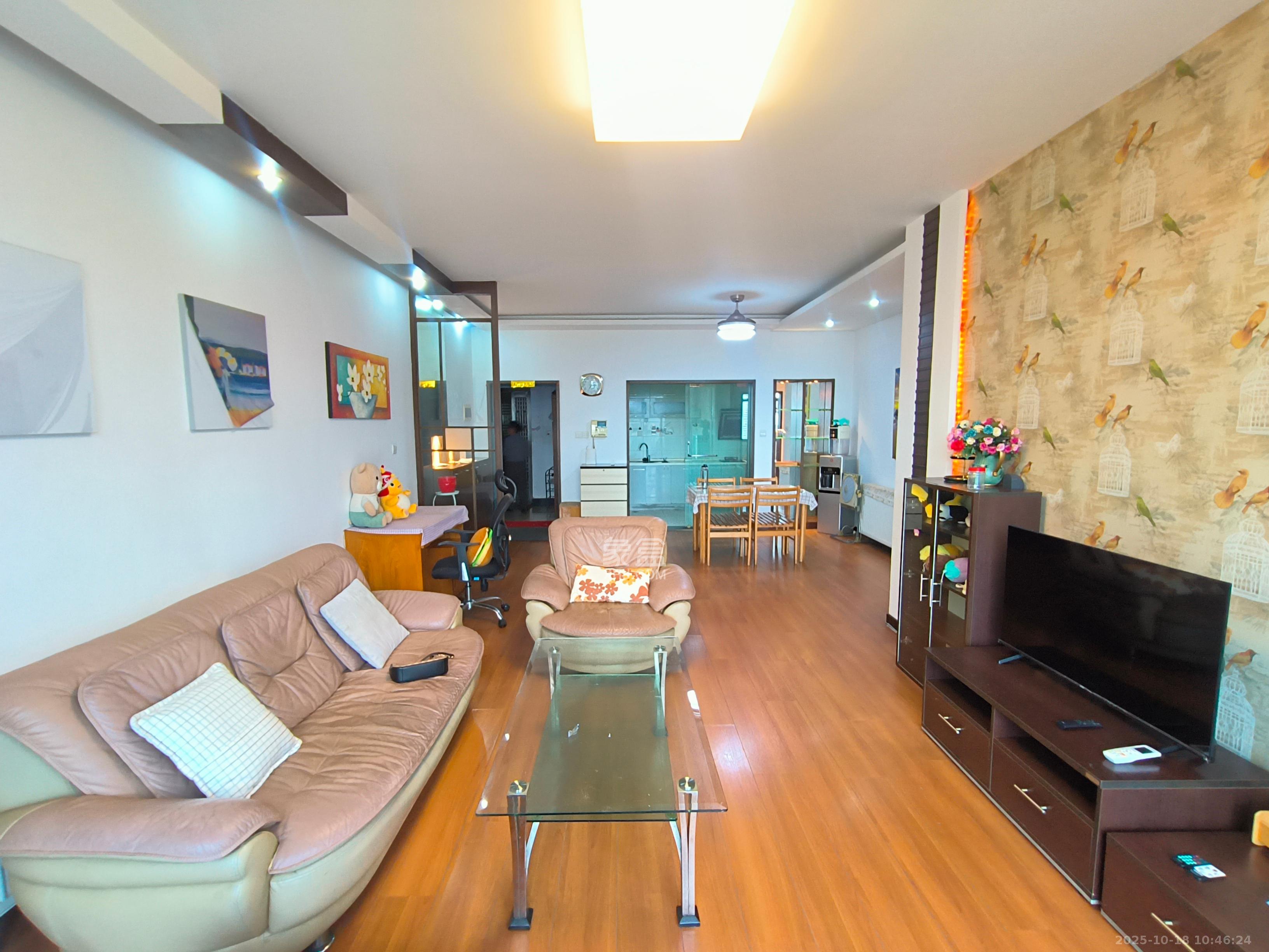 颐美园 3室2厅2卫 3200.0元/月 颐美园 3室2厅2卫 3200.0元/月室内图