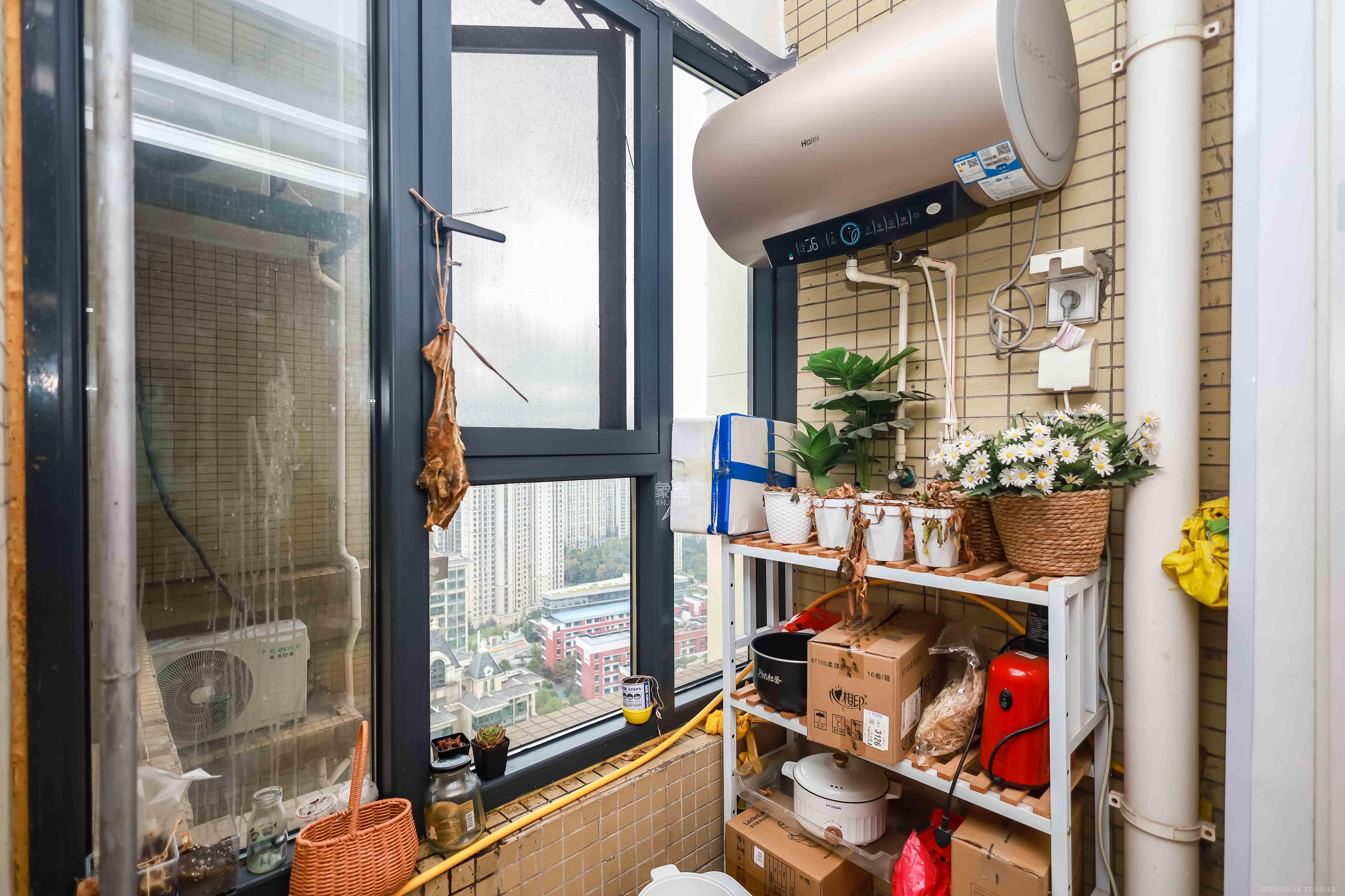 恒大华府  3室2厅1卫    115.0万阳台