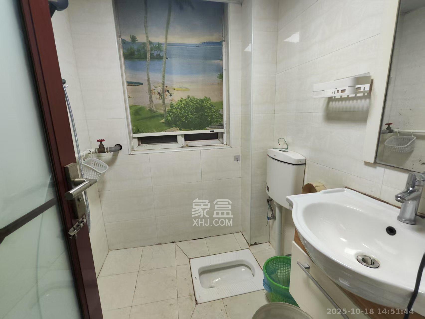 德政园  3室1厅2卫    2300.0元/月室内图