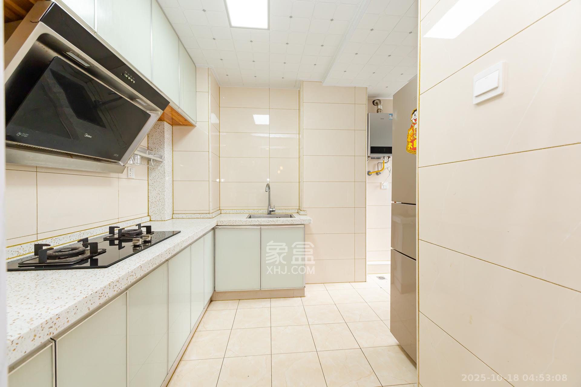 勤诚达境界城 3室2厅2卫 85.0万 勤诚达境界城 3室2厅2卫 85.0万厨房