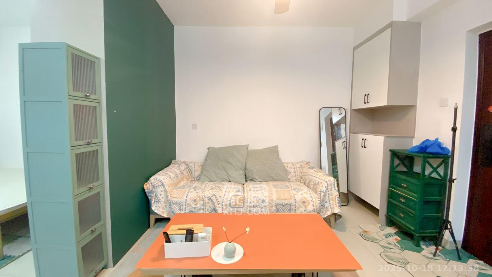 天健城  1室1厅1卫    2400.0元/月 天健城  1室1厅1卫    2400.0元/月室内图