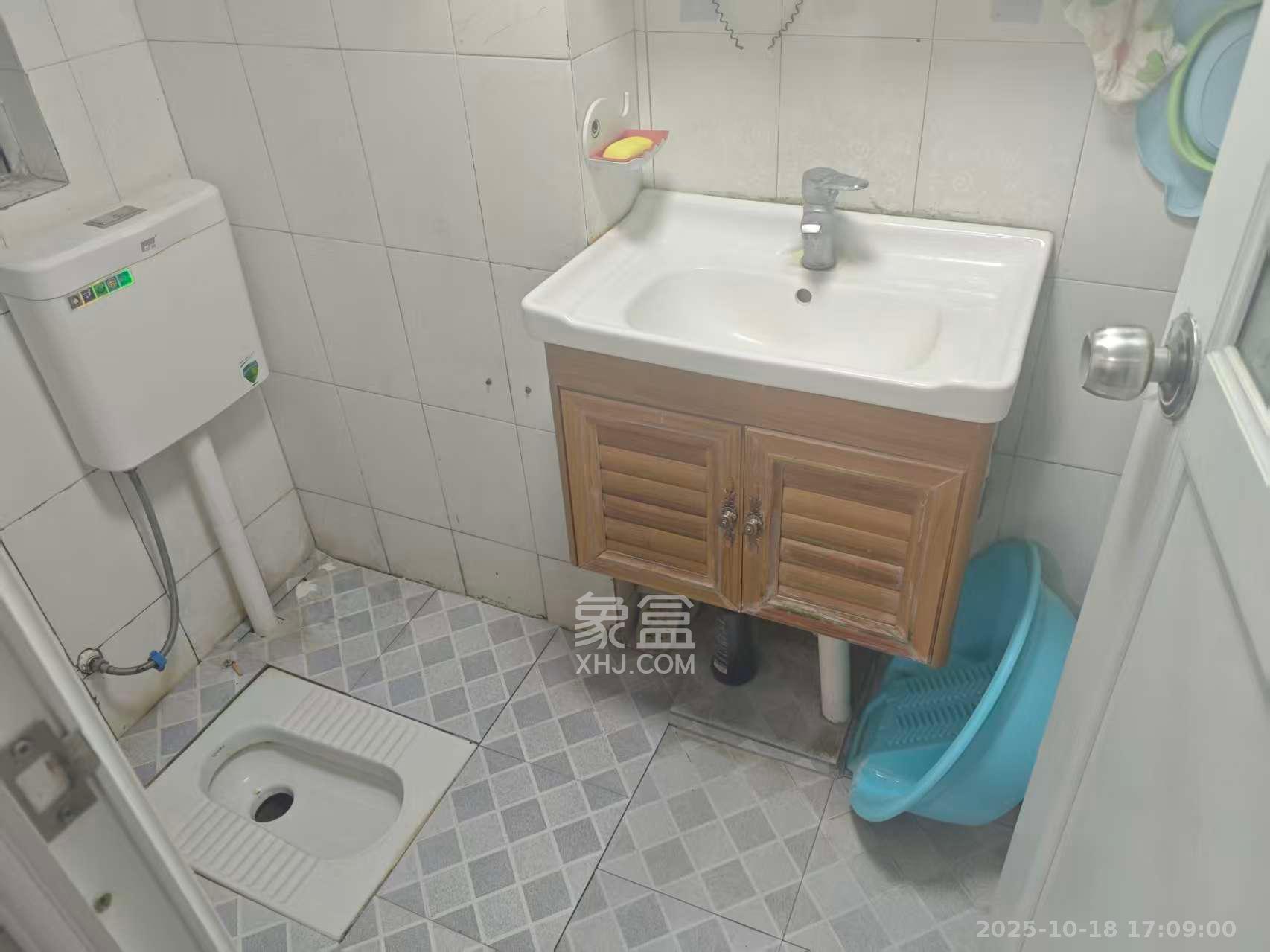 新开铺176号（环线拆迁指挥部）  2室1厅1卫    1500.0元/月室内图