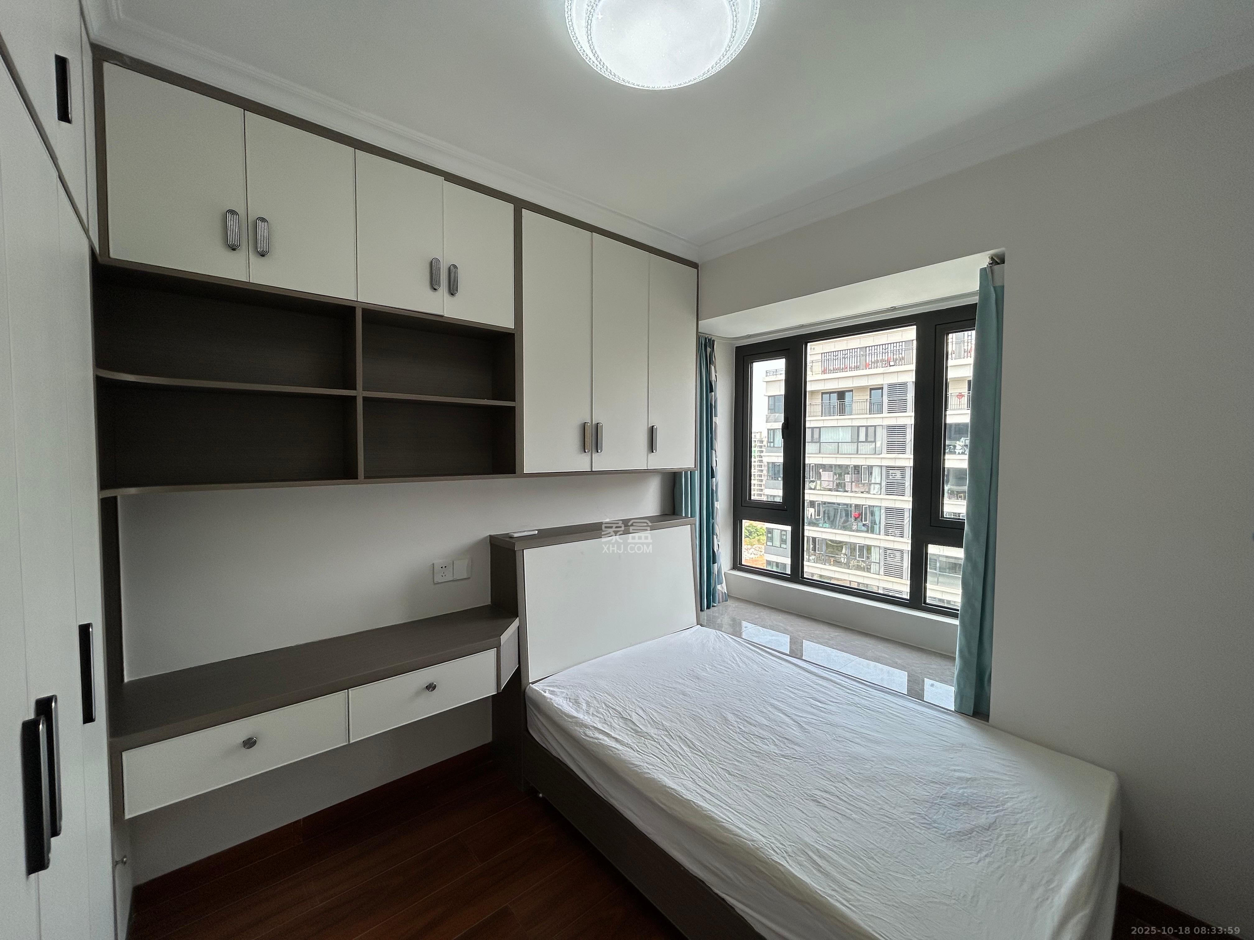 保利金香槟  3室2厅2卫    3600.0元/月室内图