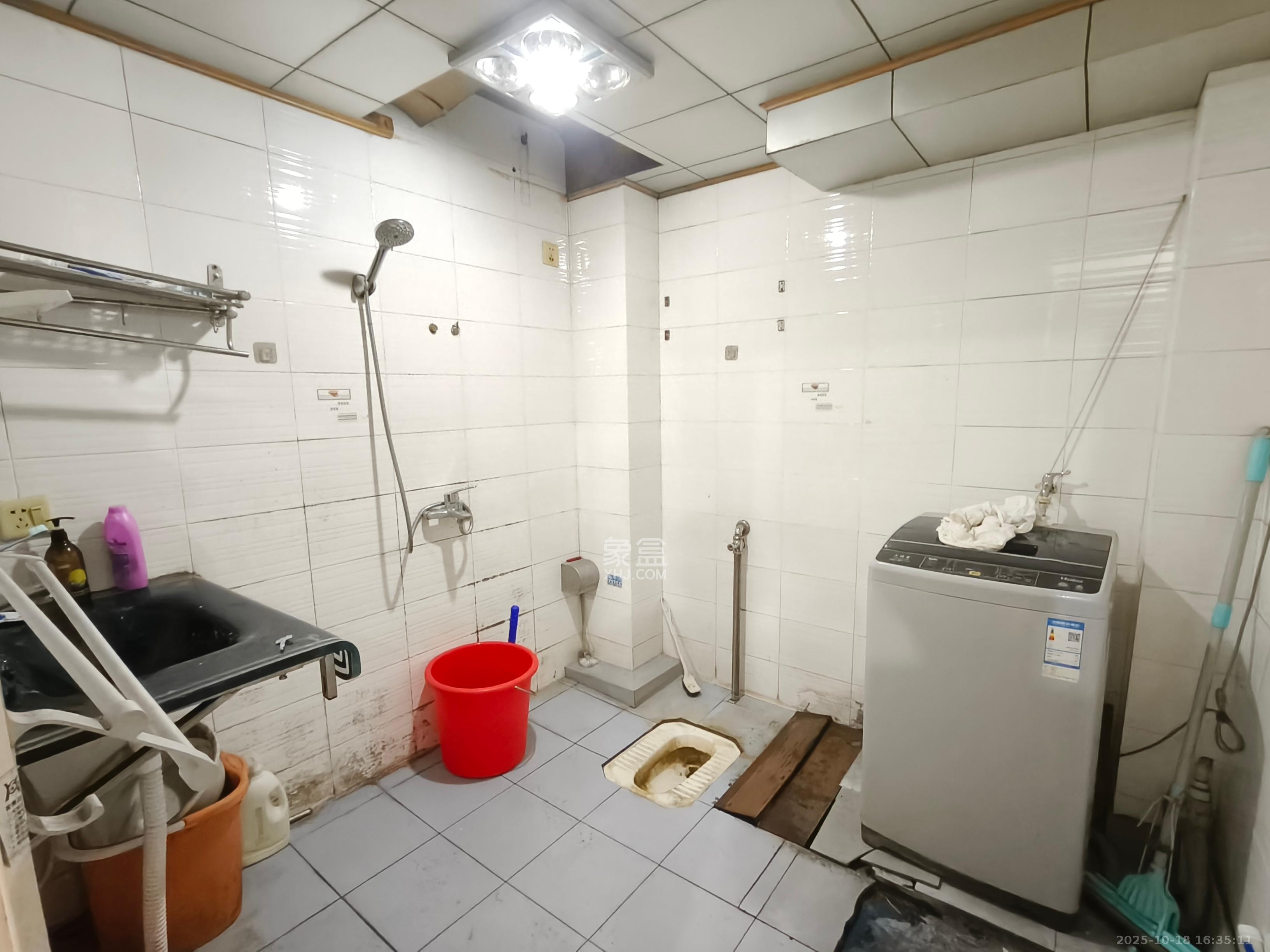 马王堆陶瓷建材新城  3室2厅1卫    2200.0元/月室内图