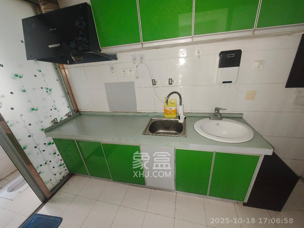 蝴蝶谷  1室1厅1卫    1100.0元/月室内图