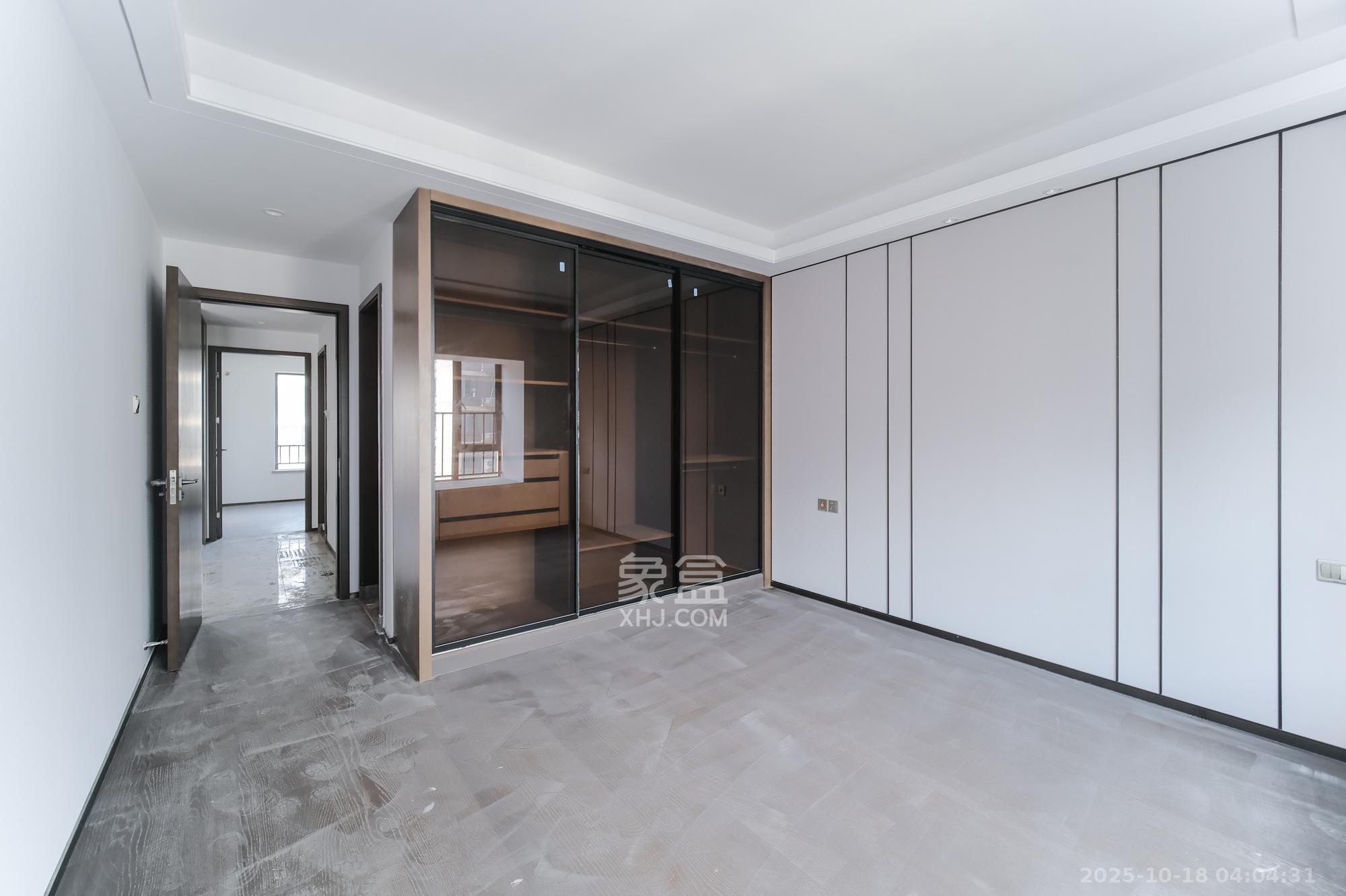 荣盛城 4室2厅2卫 98.0万 荣盛城 4室2厅2卫 98.0万卧室