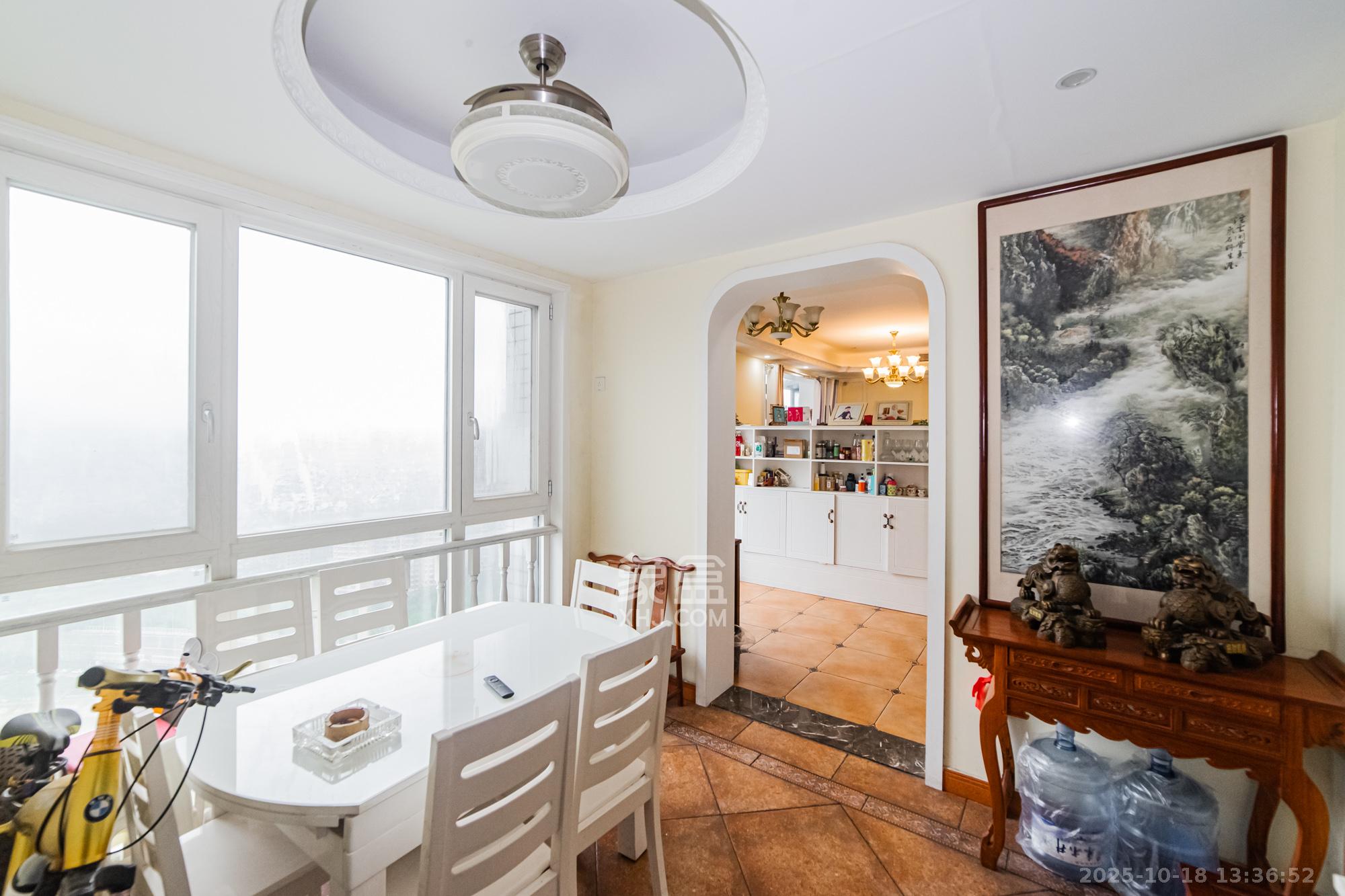 湘江世纪城映江苑  3室2厅2卫    100.0万 湘江世纪城映江苑  3室2厅2卫    100.0万阳台