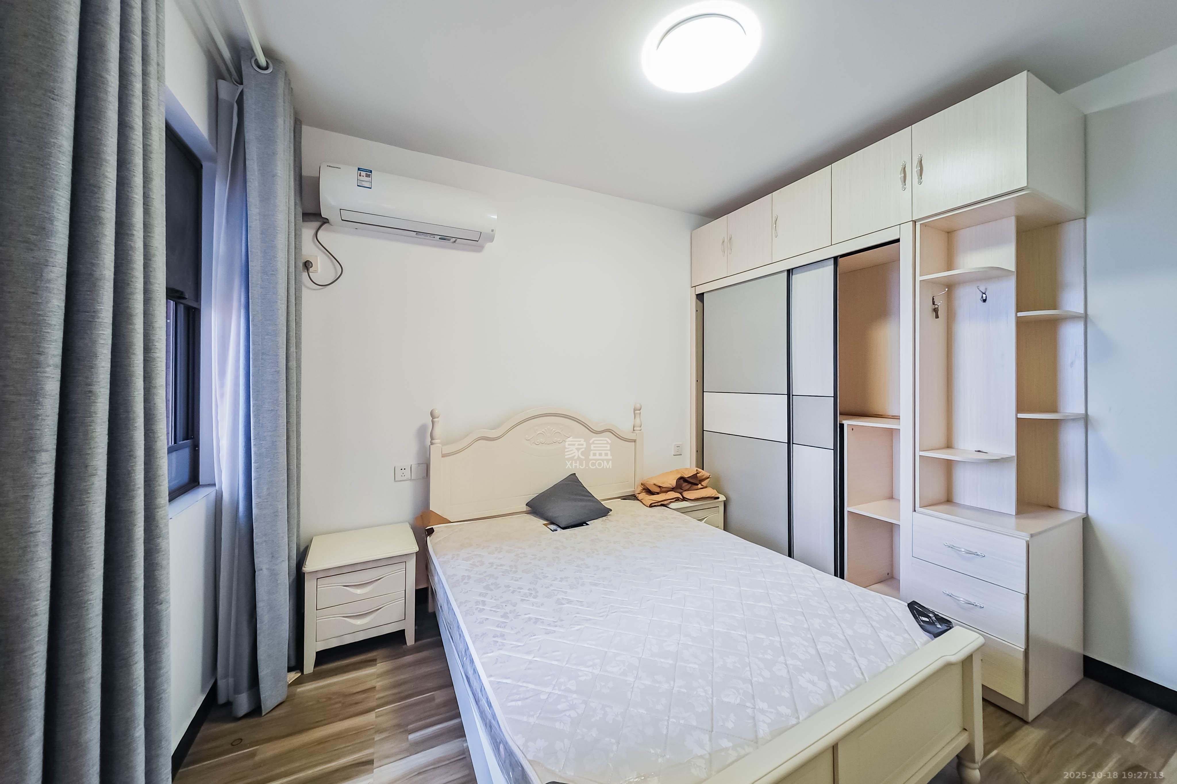 半山壹号 2室2厅2卫 90.0万 半山壹号 2室2厅2卫 90.0万卧室