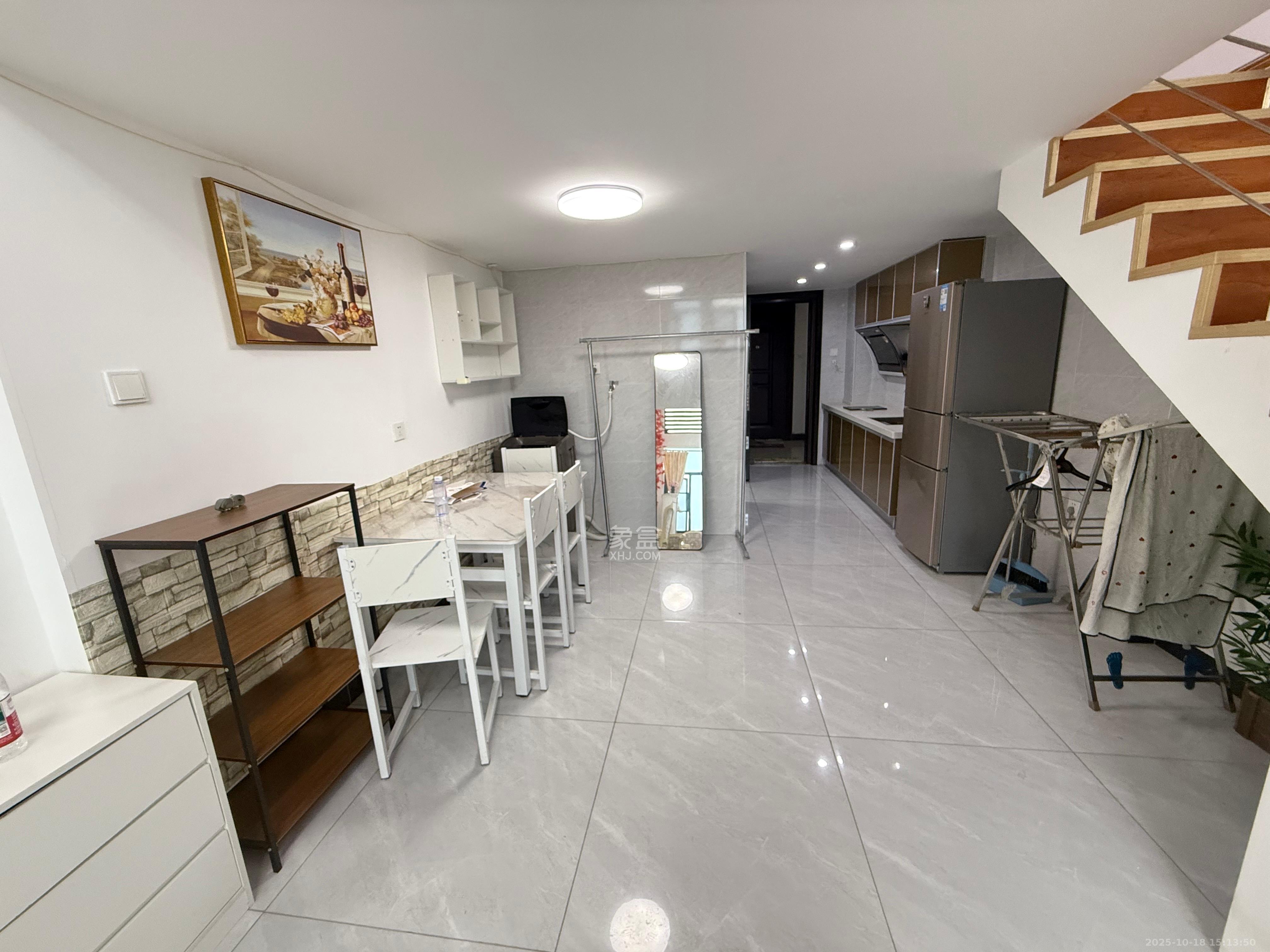 融圣国际  1室1厅1卫    2400.0元/月室内图