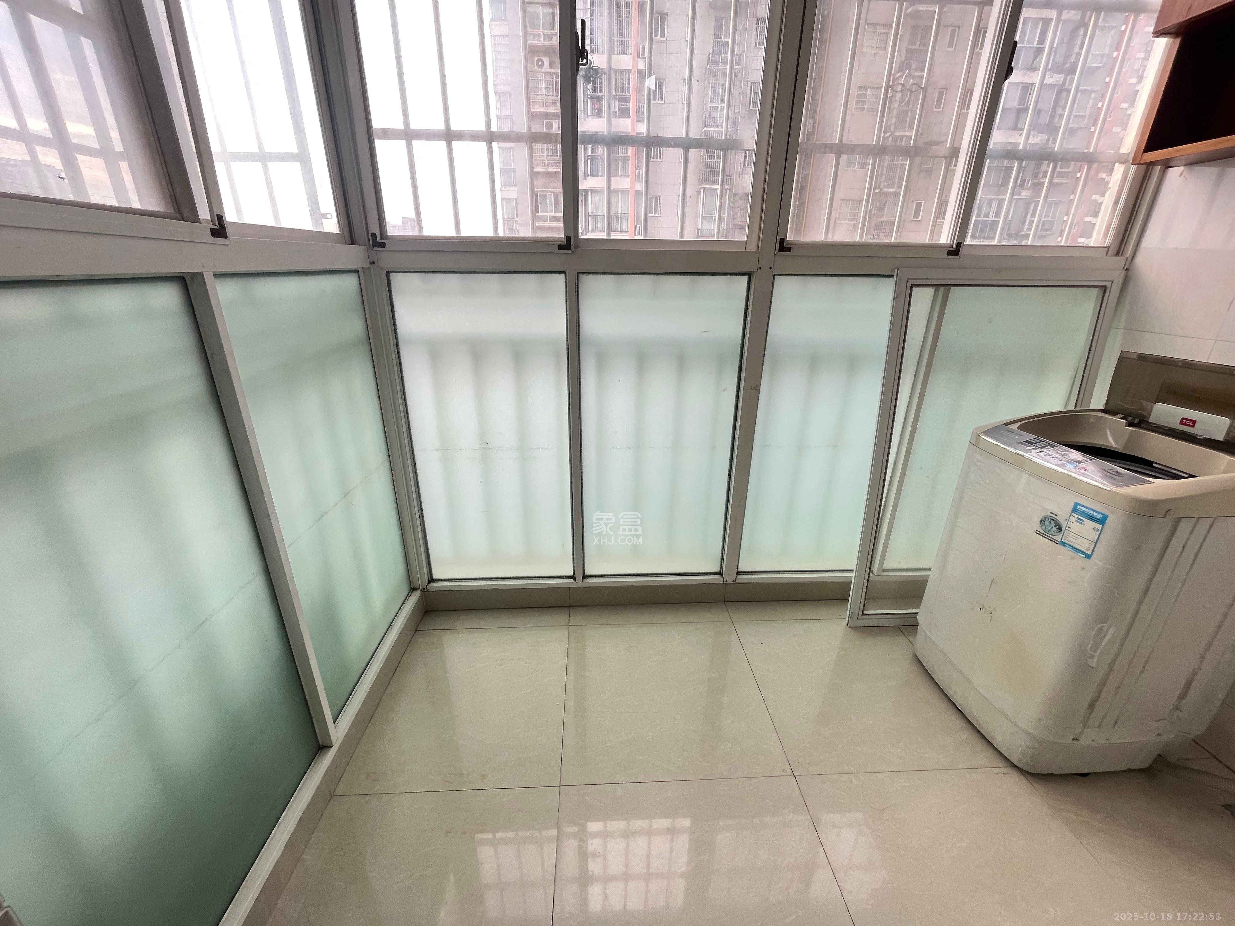 星典时代  2室2厅1卫    2000.0元/月室内图