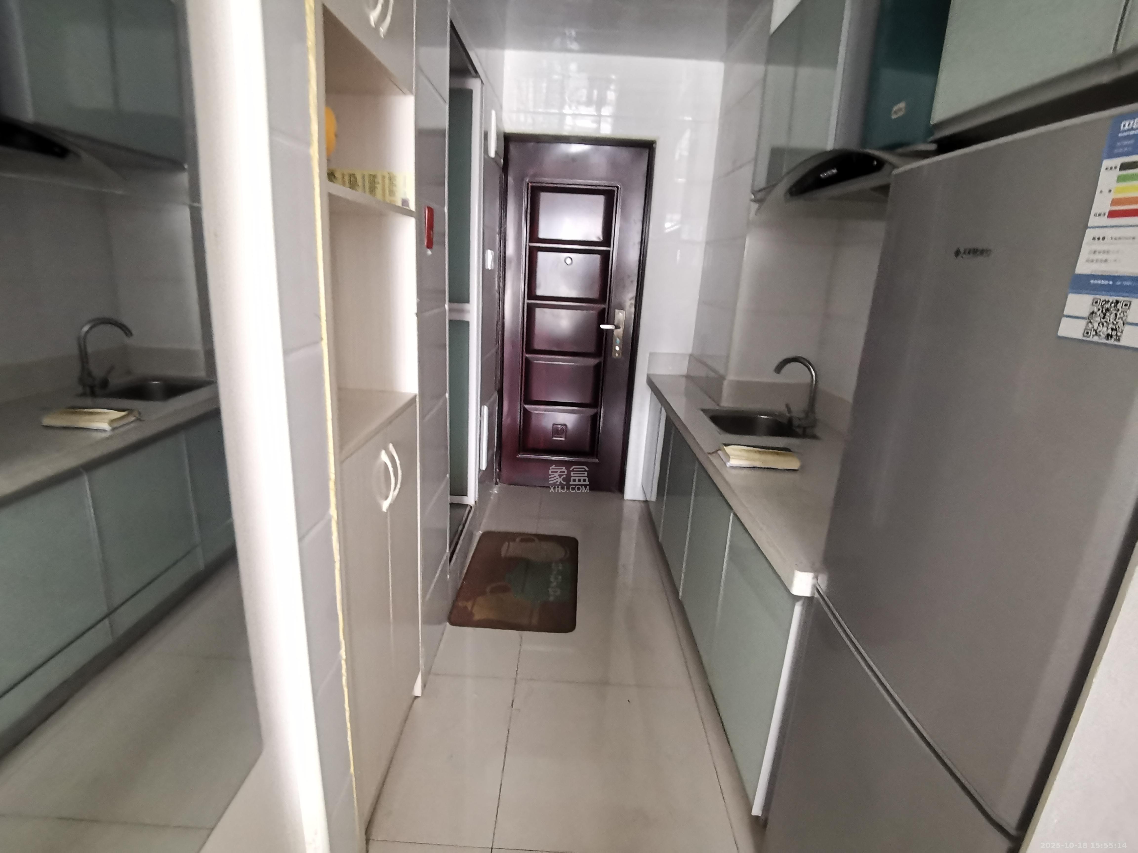 绿地中央广场  1室1厅1卫    1600.0元/月 绿地中央广场  1室1厅1卫    1600.0元/月室内图