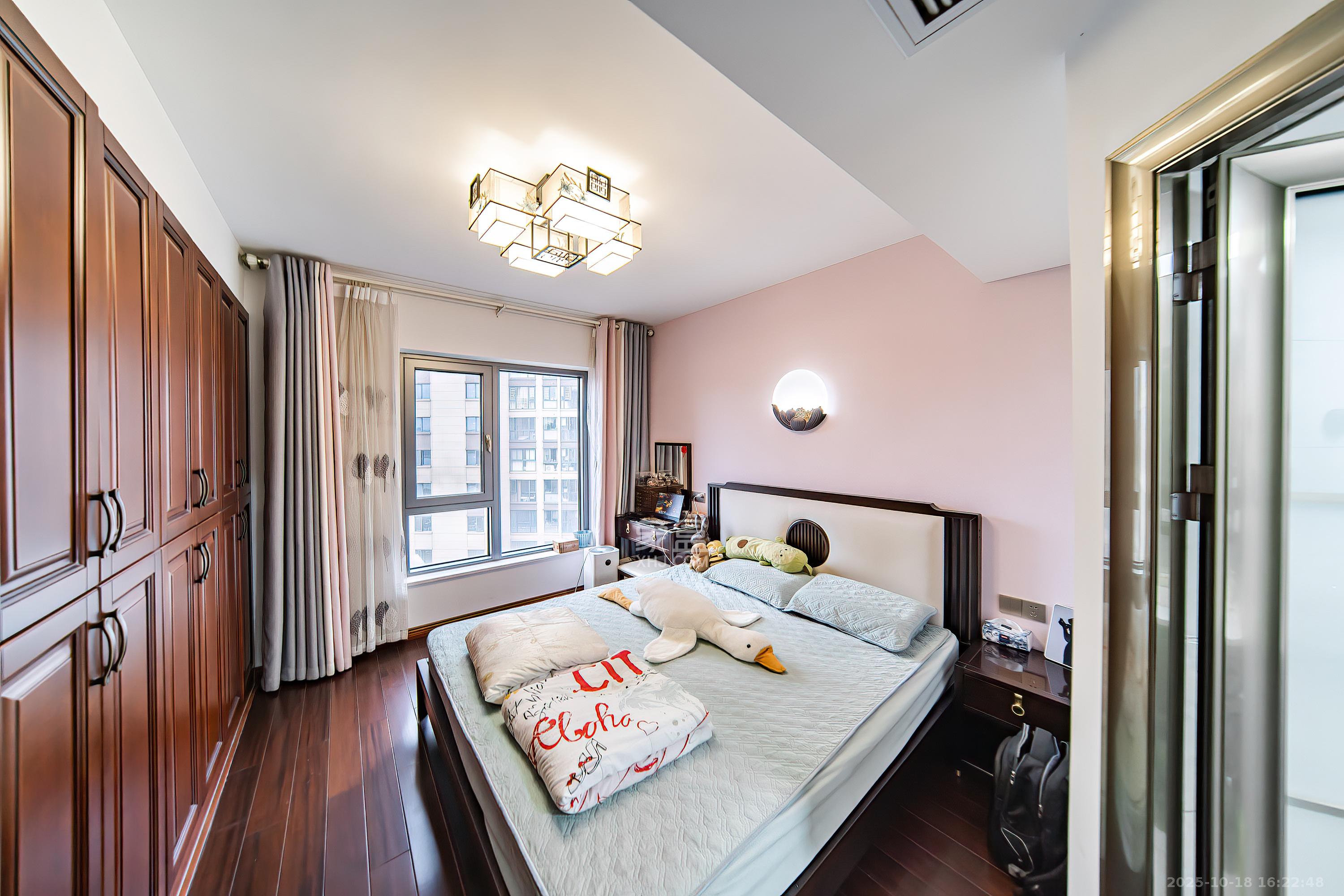 湘熙水郡（观澜海赋家园）  4室2厅2卫    180.0万卧室