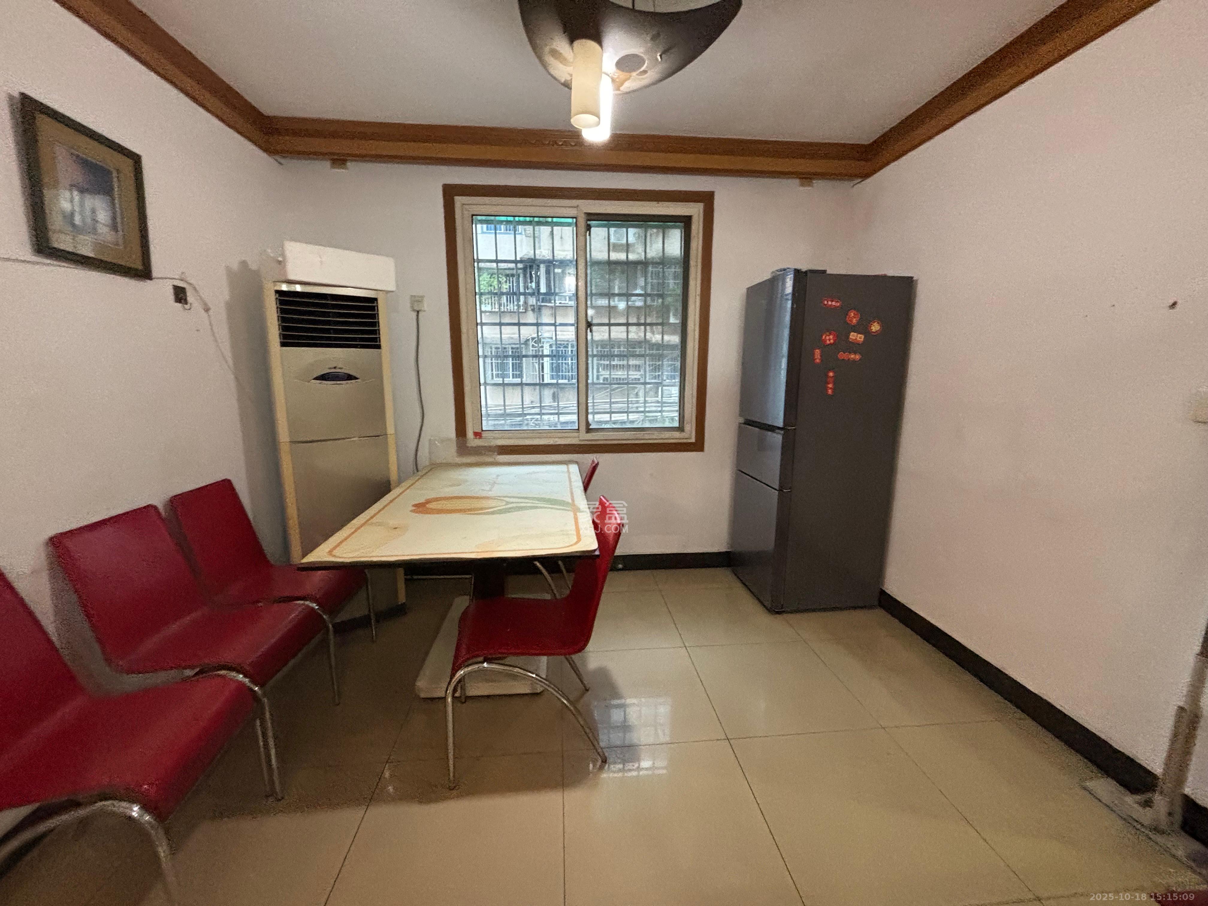 涂家冲社区(涂新小区、农商银行宿舍) 2室1厅1卫 1700.0元/月 涂家冲社区(涂新小区、农商银行宿舍) 2室1厅1卫 1700.0元/月室内图