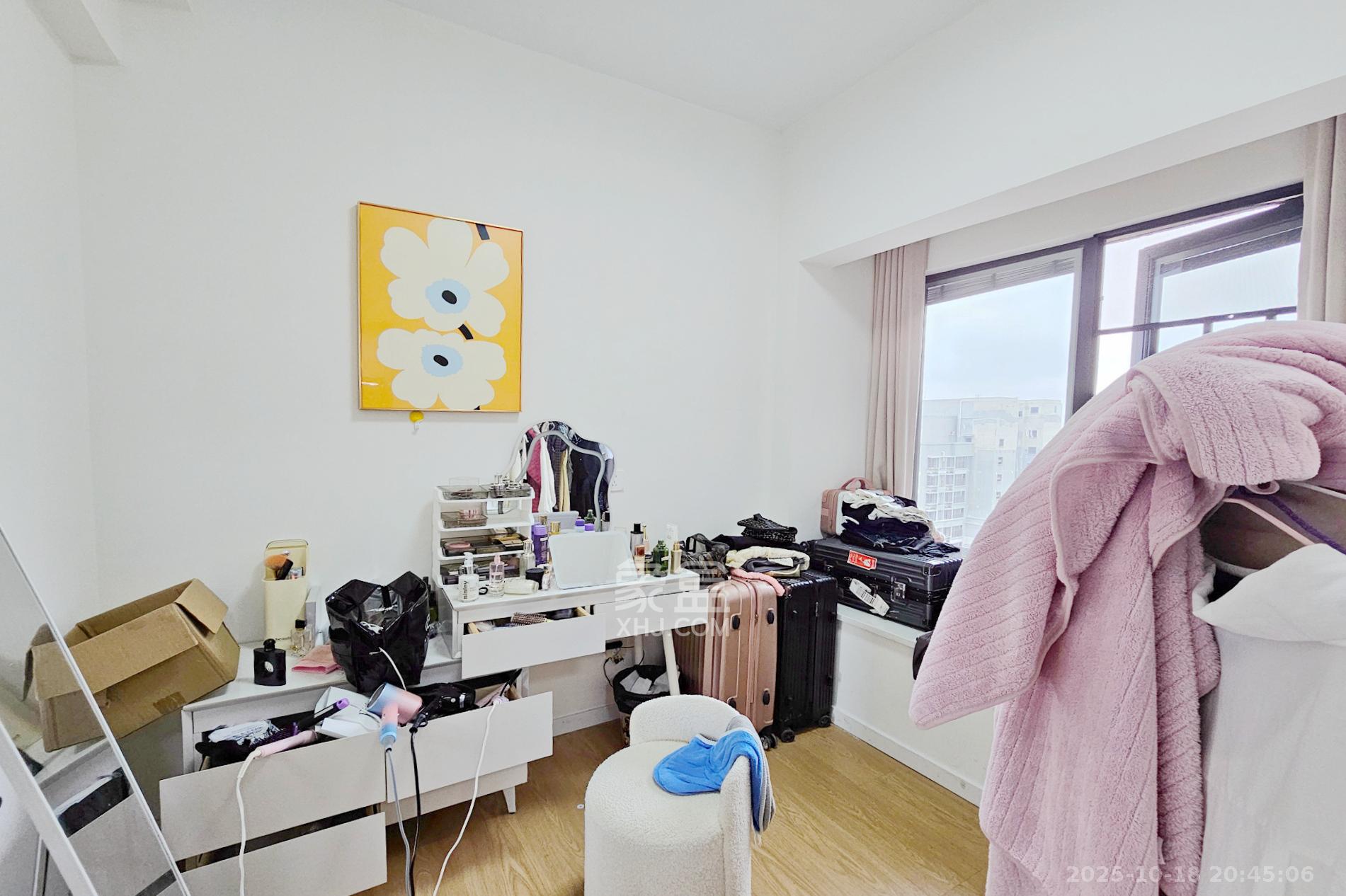 阳光城尚东湾嘉林苑 3室2厅1卫 80.0万 阳光城尚东湾嘉林苑 3室2厅1卫 80.0万卧室