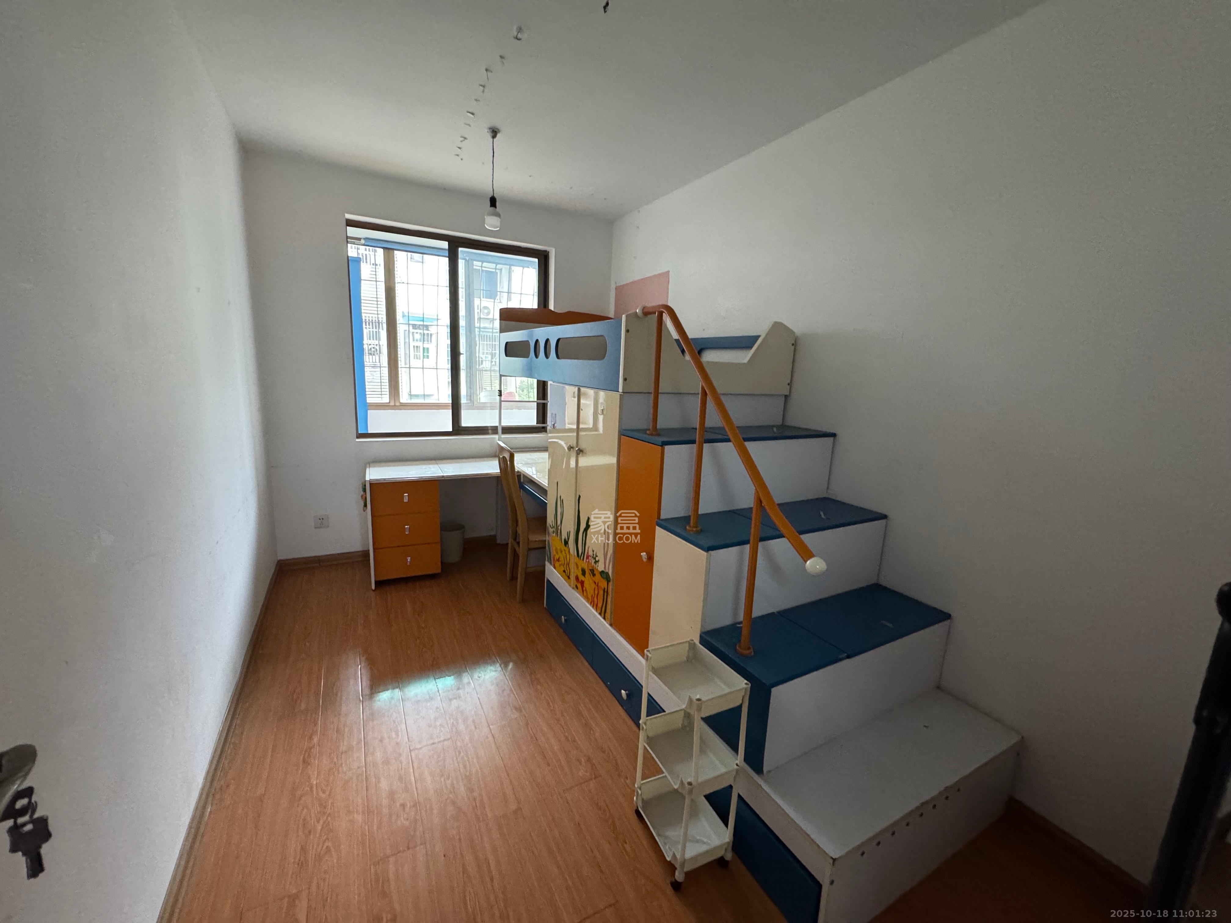 市直属机关宿舍  2室1厅1卫    1300.0元/月室内图