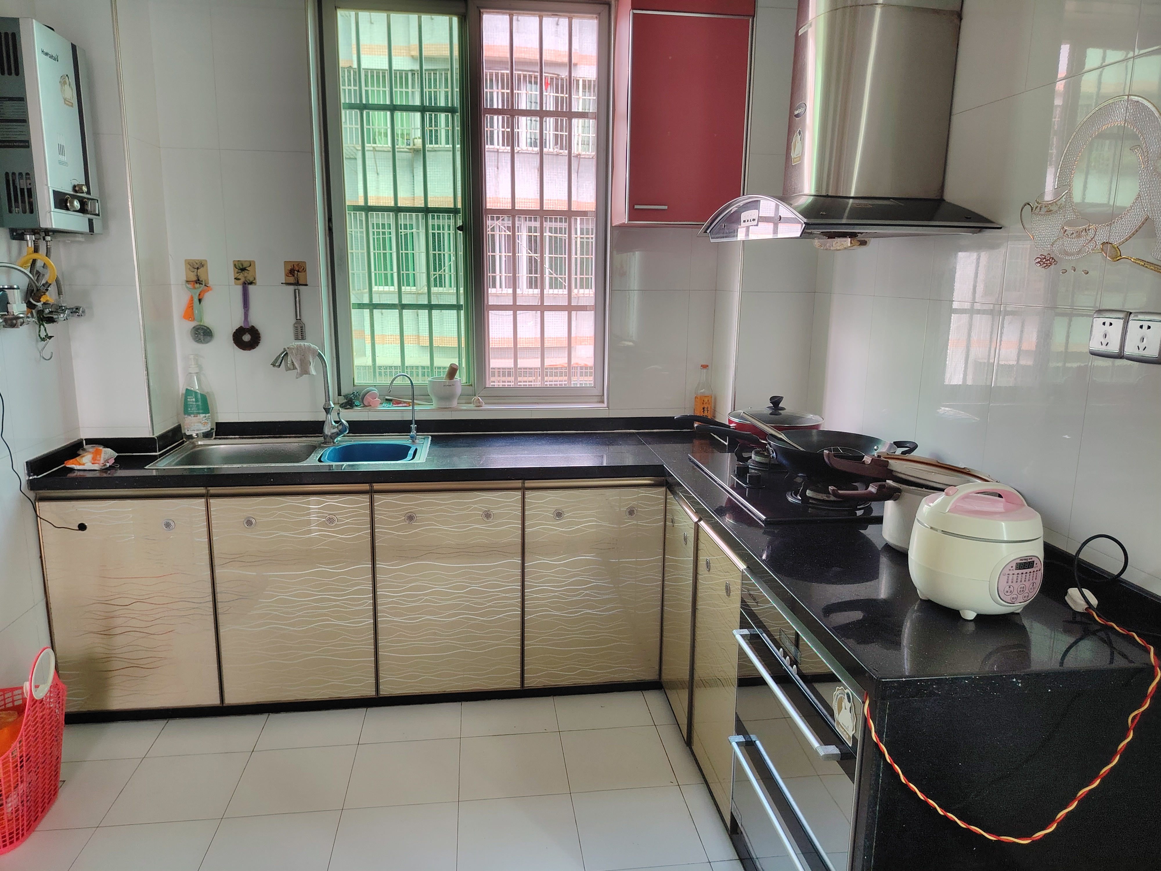 海湾怡园  3室2厅2卫    2400.0元/月室内图