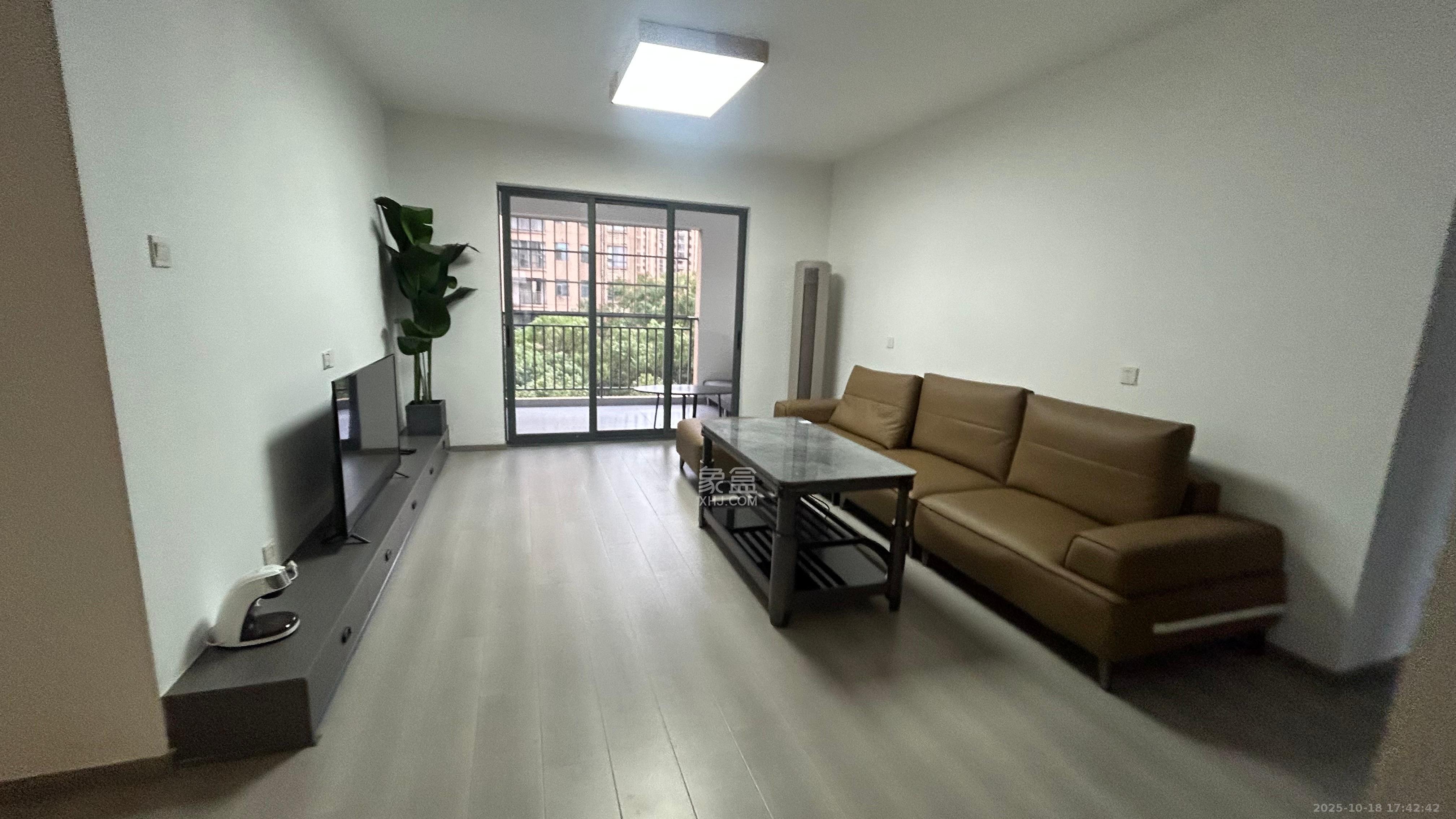 和美星城  3室2厅2卫    1900.0元/月 和美星城  3室2厅2卫    1900.0元/月室内图