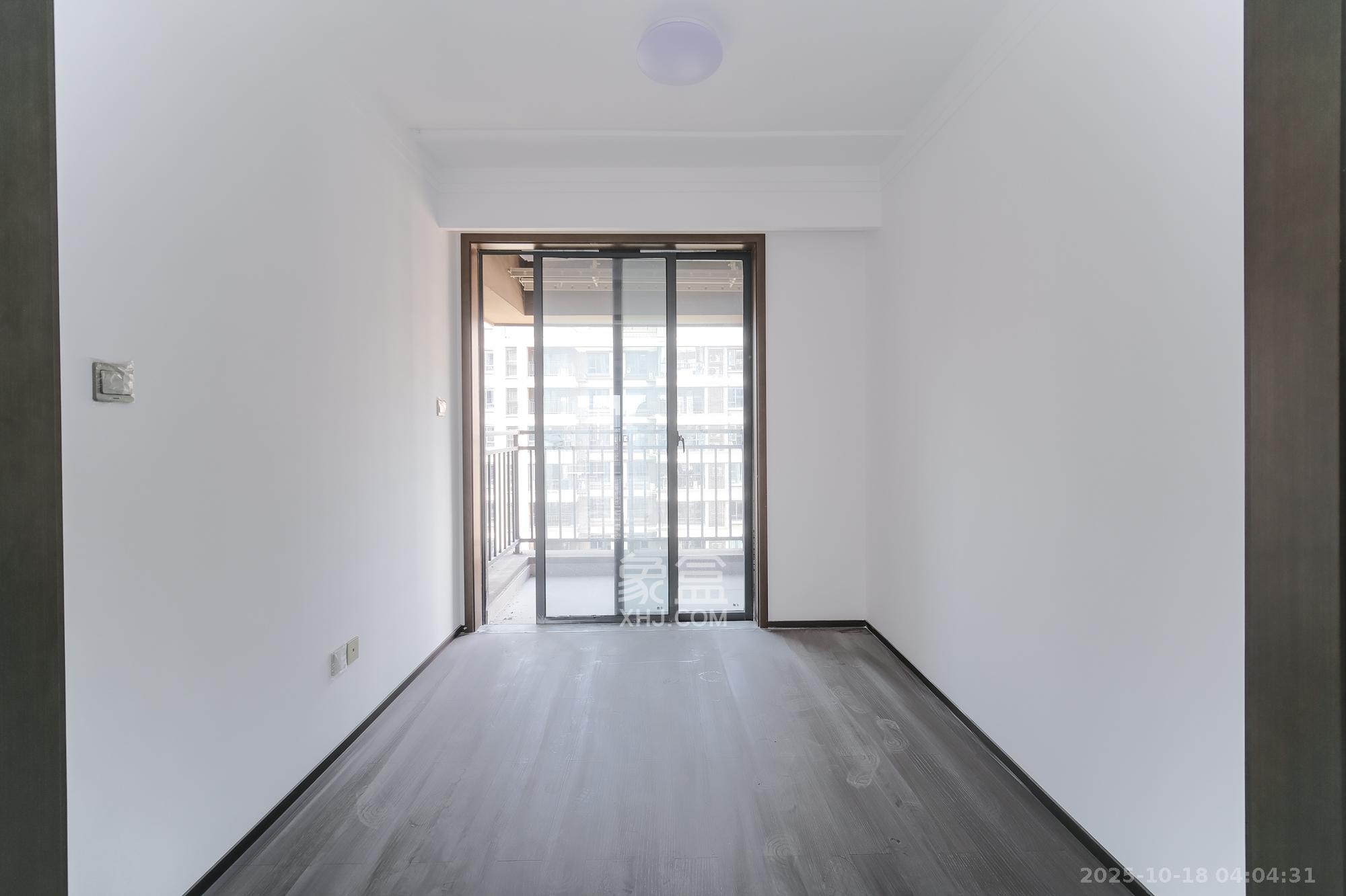 荣盛城  4室2厅2卫    98.0万其他