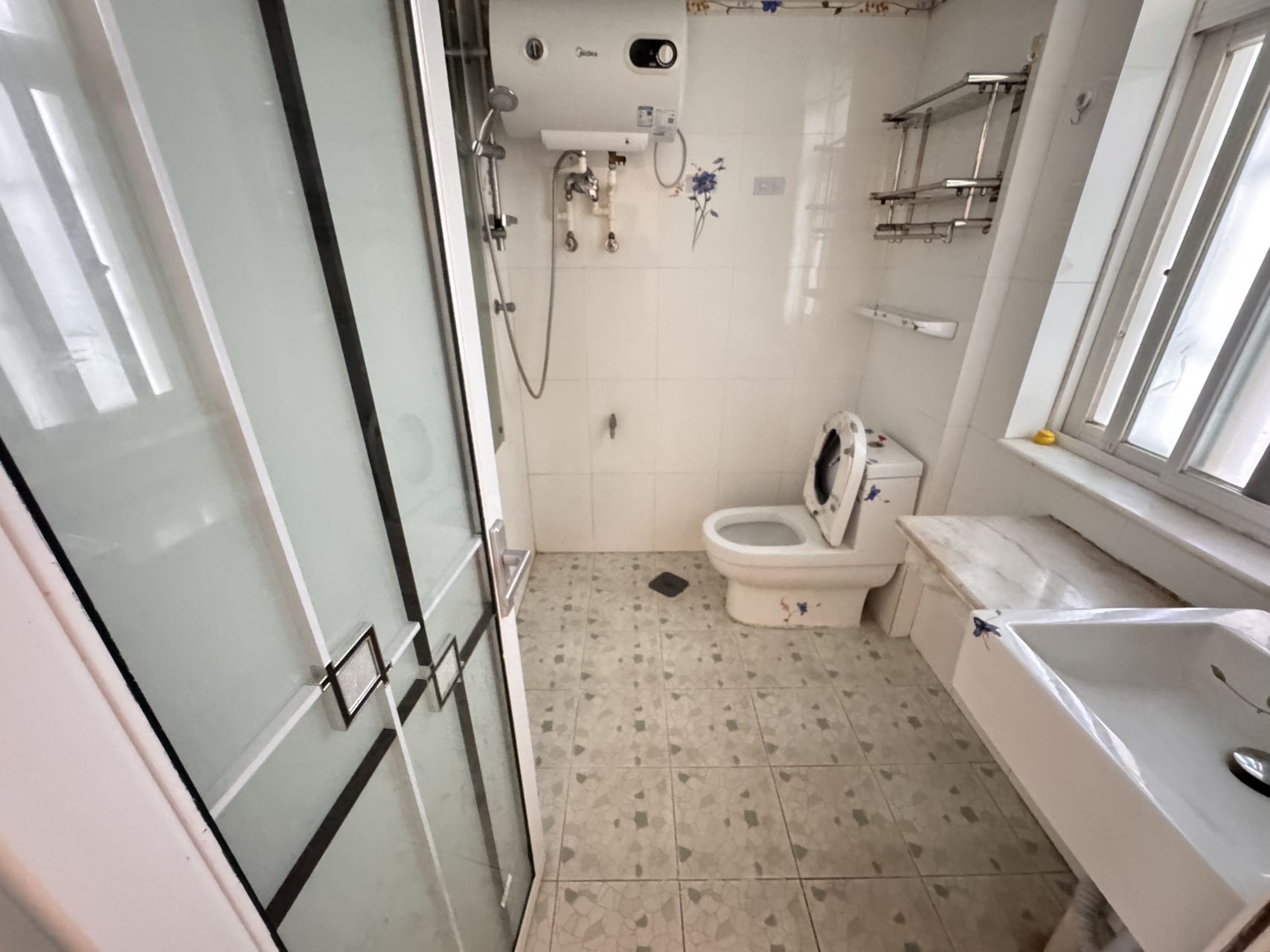 晋联大厦  1室1厅1卫    1800.0元/月室内图