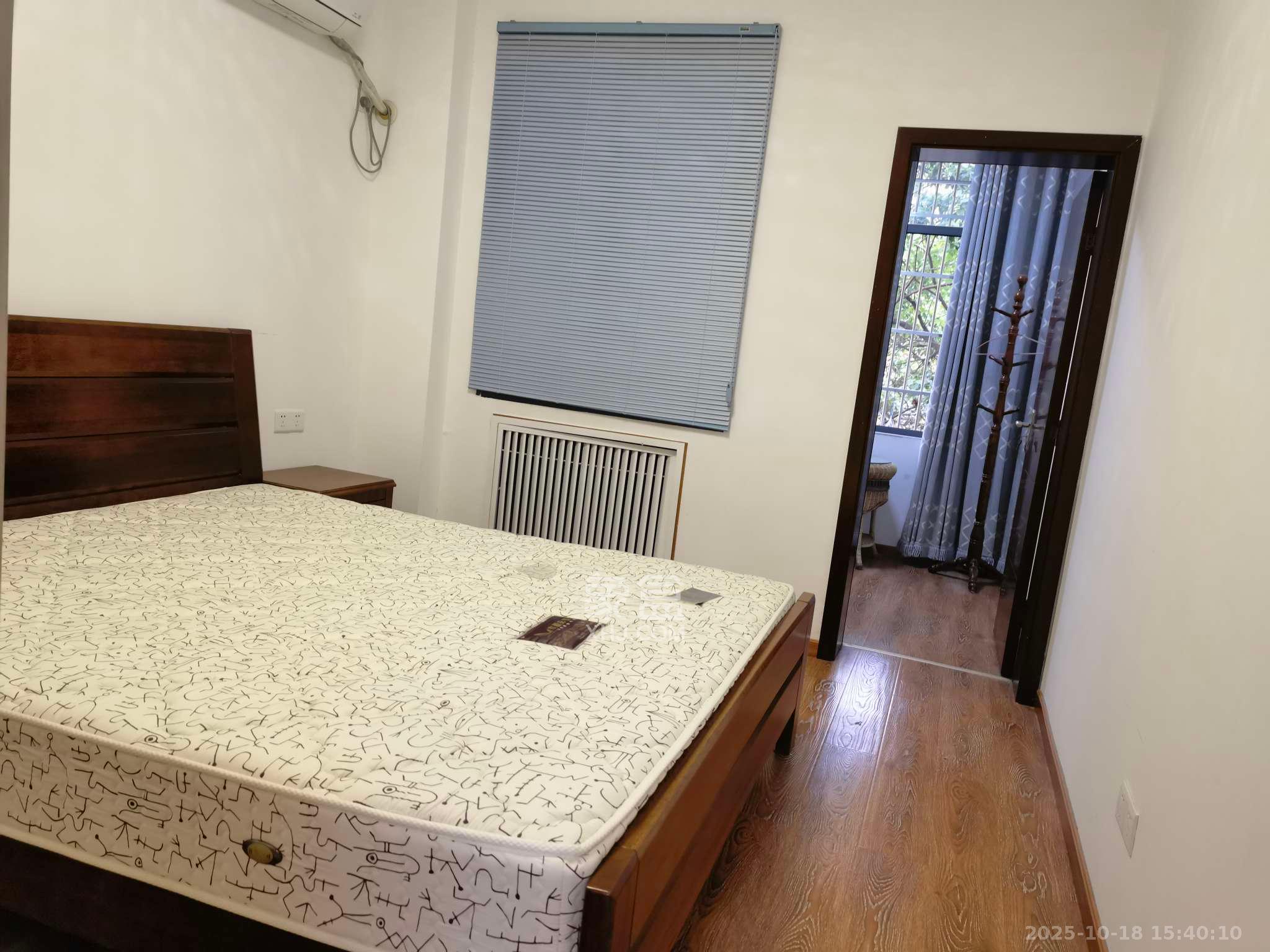 省政府机关梓园住宅区  2室2厅1卫    2800.0元/月 省政府机关梓园住宅区  2室2厅1卫    2800.0元/月室内图