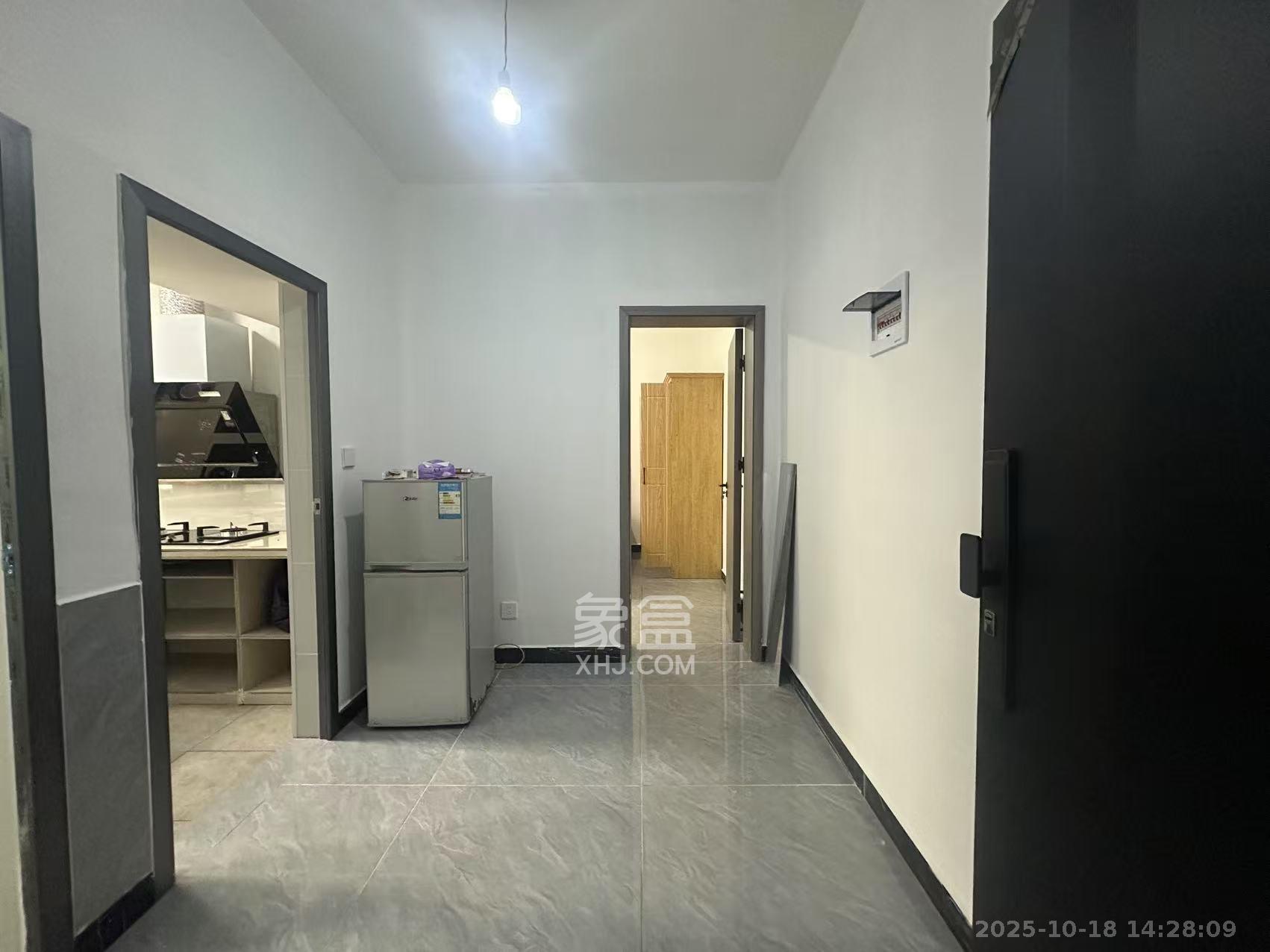 红旗区四片 1室1厅1卫 1400.0元/月 红旗区四片 1室1厅1卫 1400.0元/月室内图