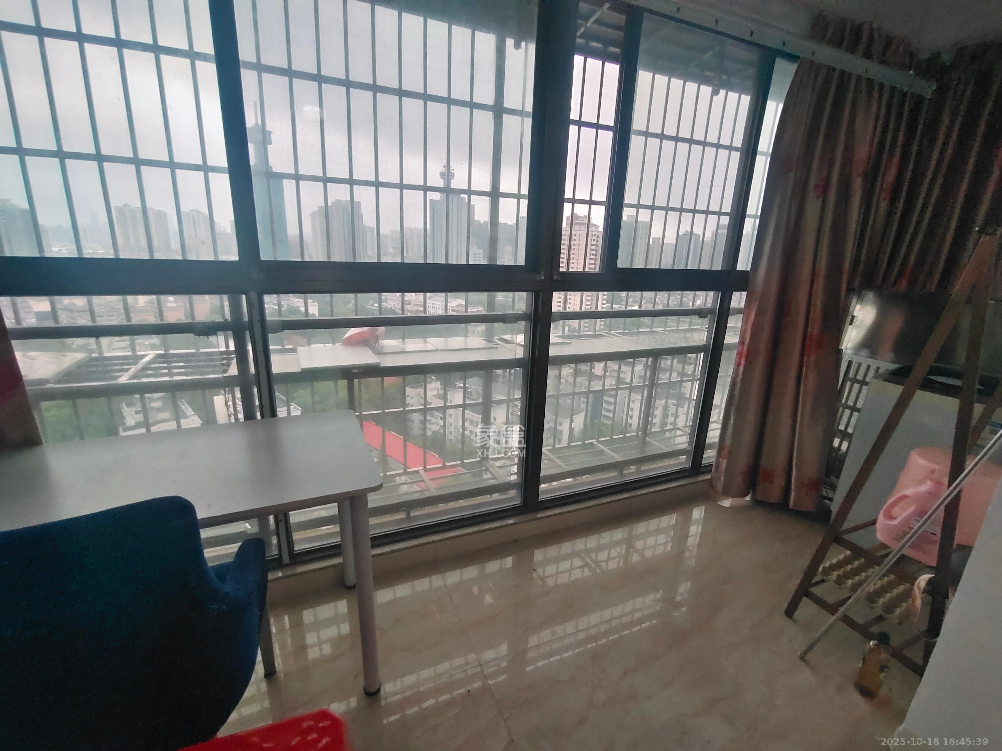 君悦紫园  1室1厅1卫    1300.0元/月室内图