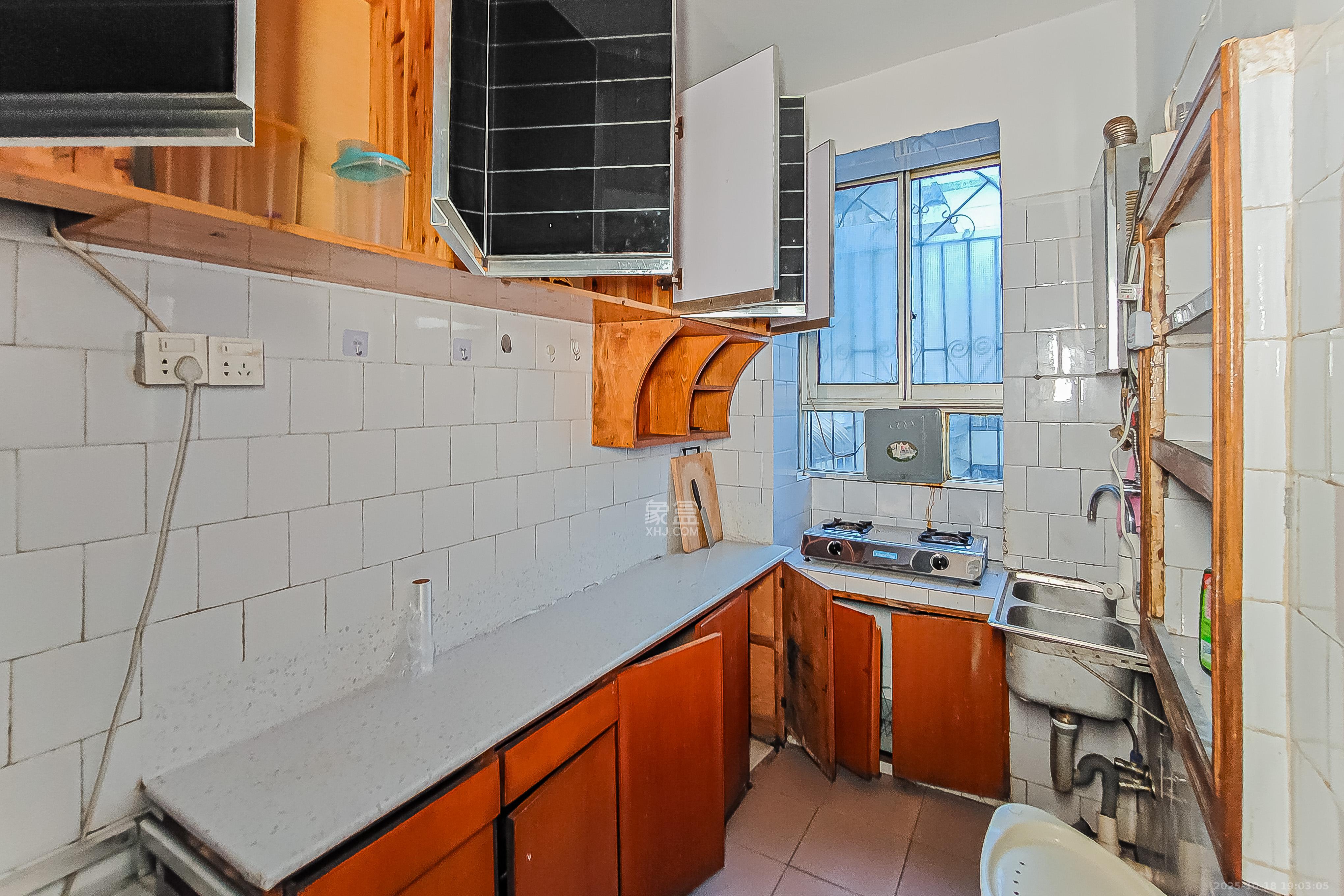 城南中路公安局宿舍  3室1厅2卫    37.0万 城南中路公安局宿舍  3室1厅2卫    37.0万厨房