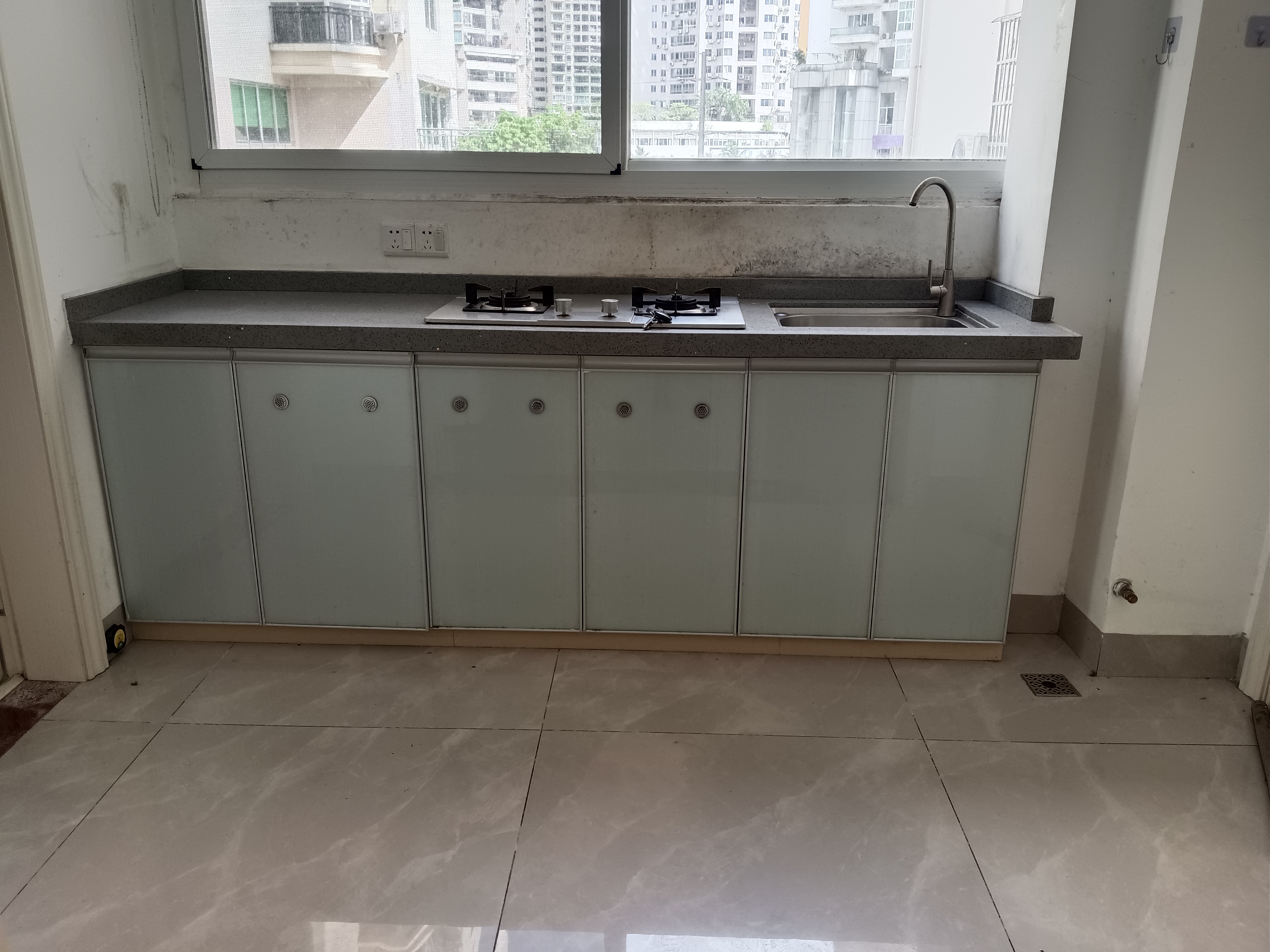 新宏基大厦 1室0厅0卫 1800.0元/月 新宏基大厦 1室0厅0卫 1800.0元/月室内图