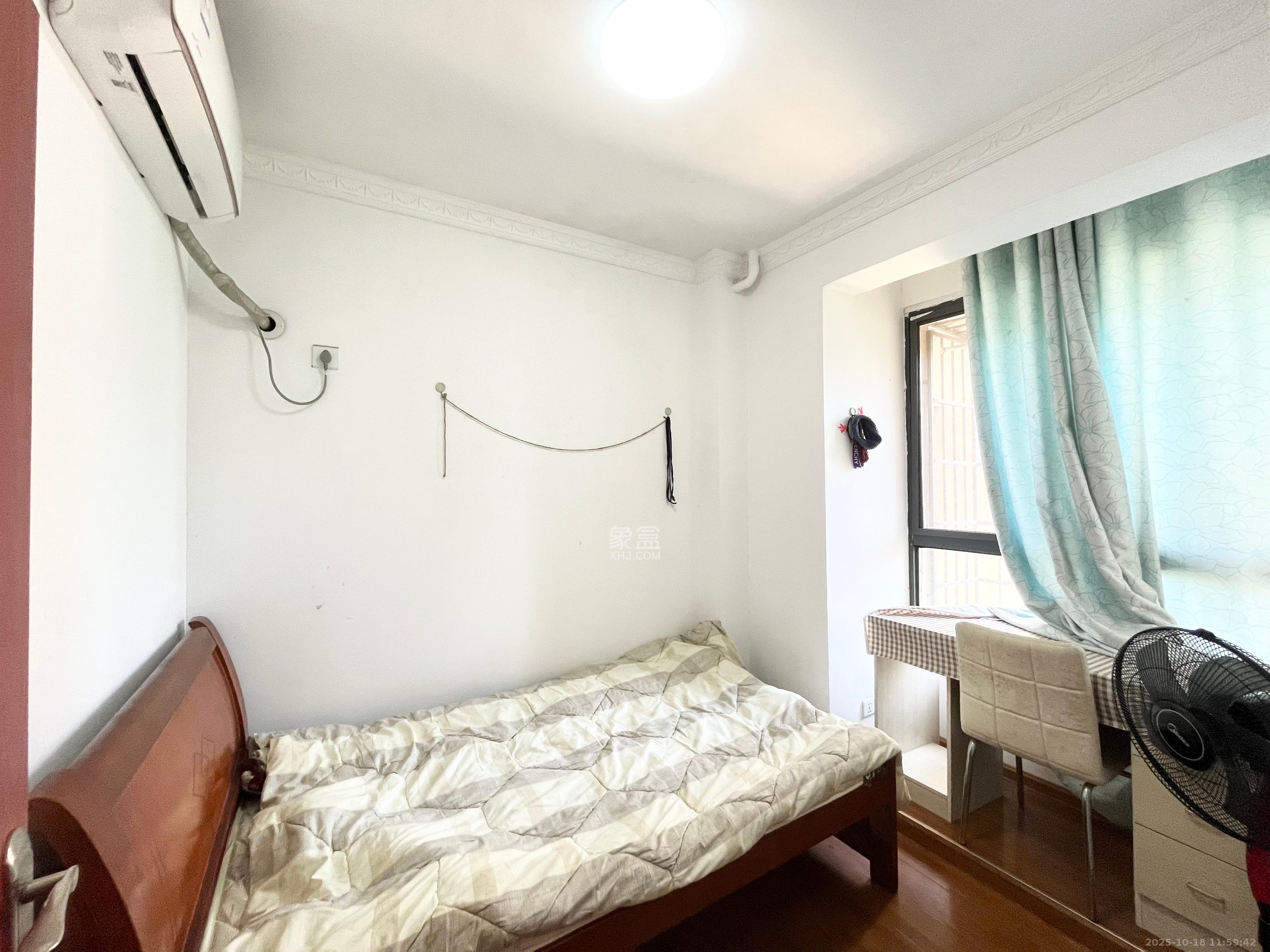 保利麓谷林语C区  3室2厅1卫    2200.0元/月室内图