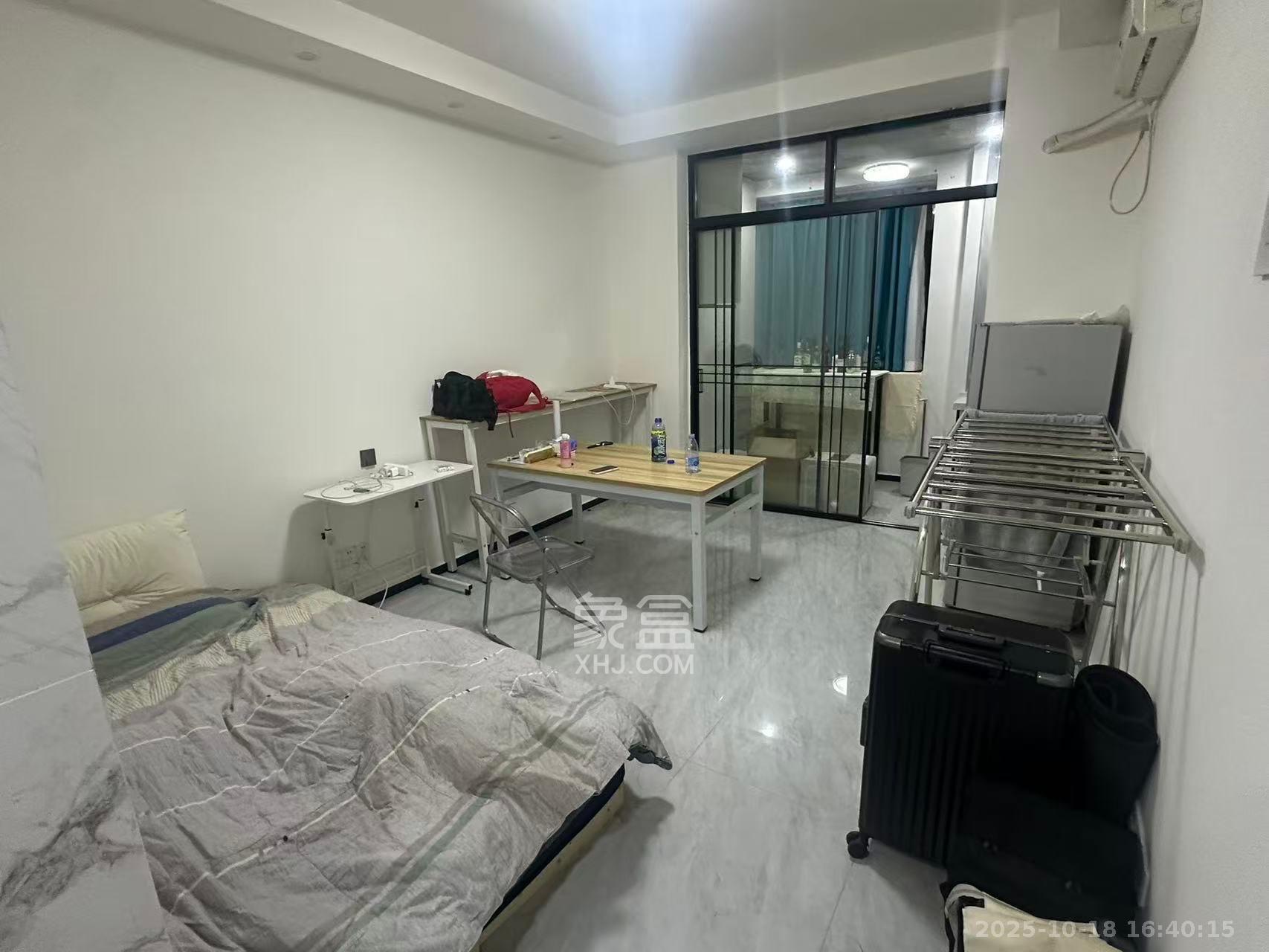 鑫远杰座  1室1厅1卫    1300.0元/月 鑫远杰座  1室1厅1卫    1300.0元/月