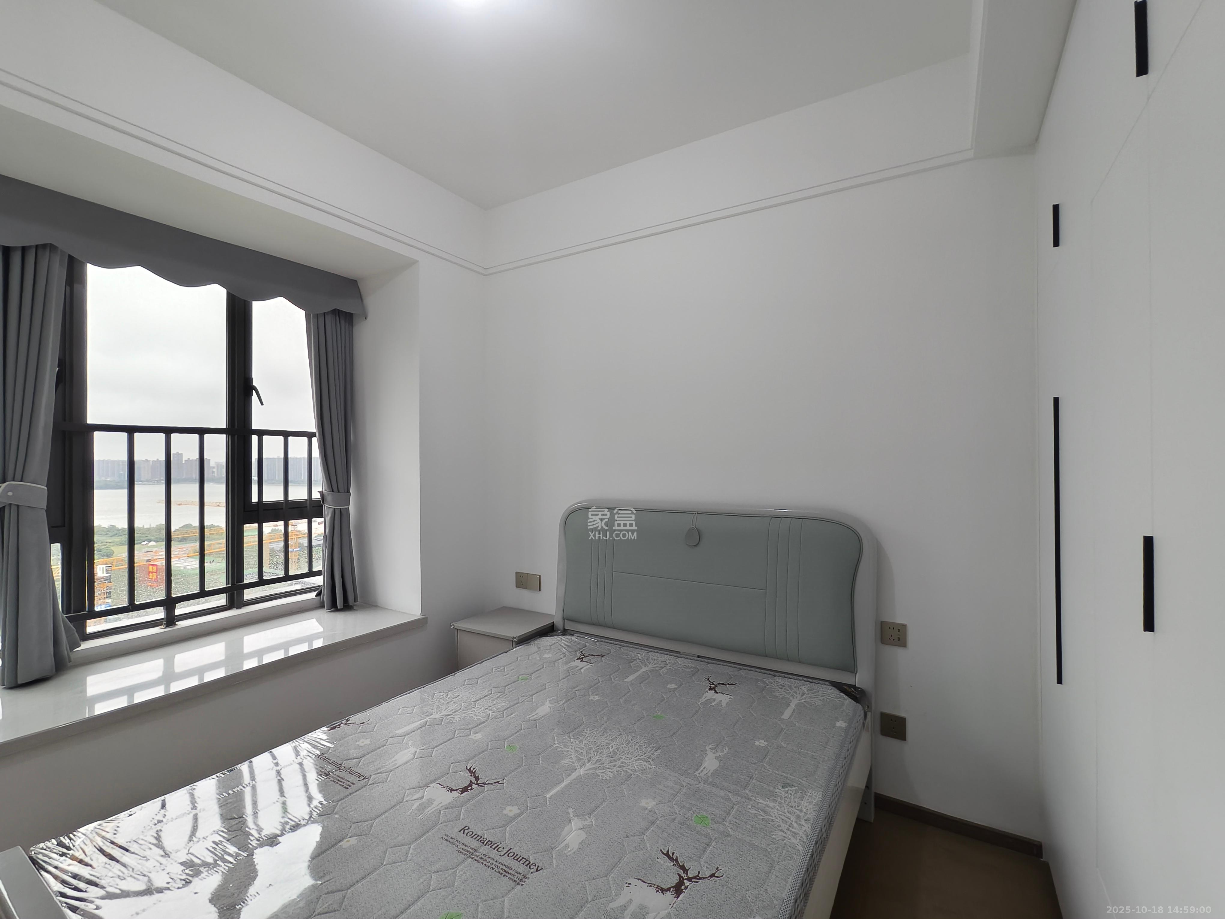 复地滨江金融中心 4室2厅2卫 4200.0元/月 复地滨江金融中心 4室2厅2卫 4200.0元/月室内图