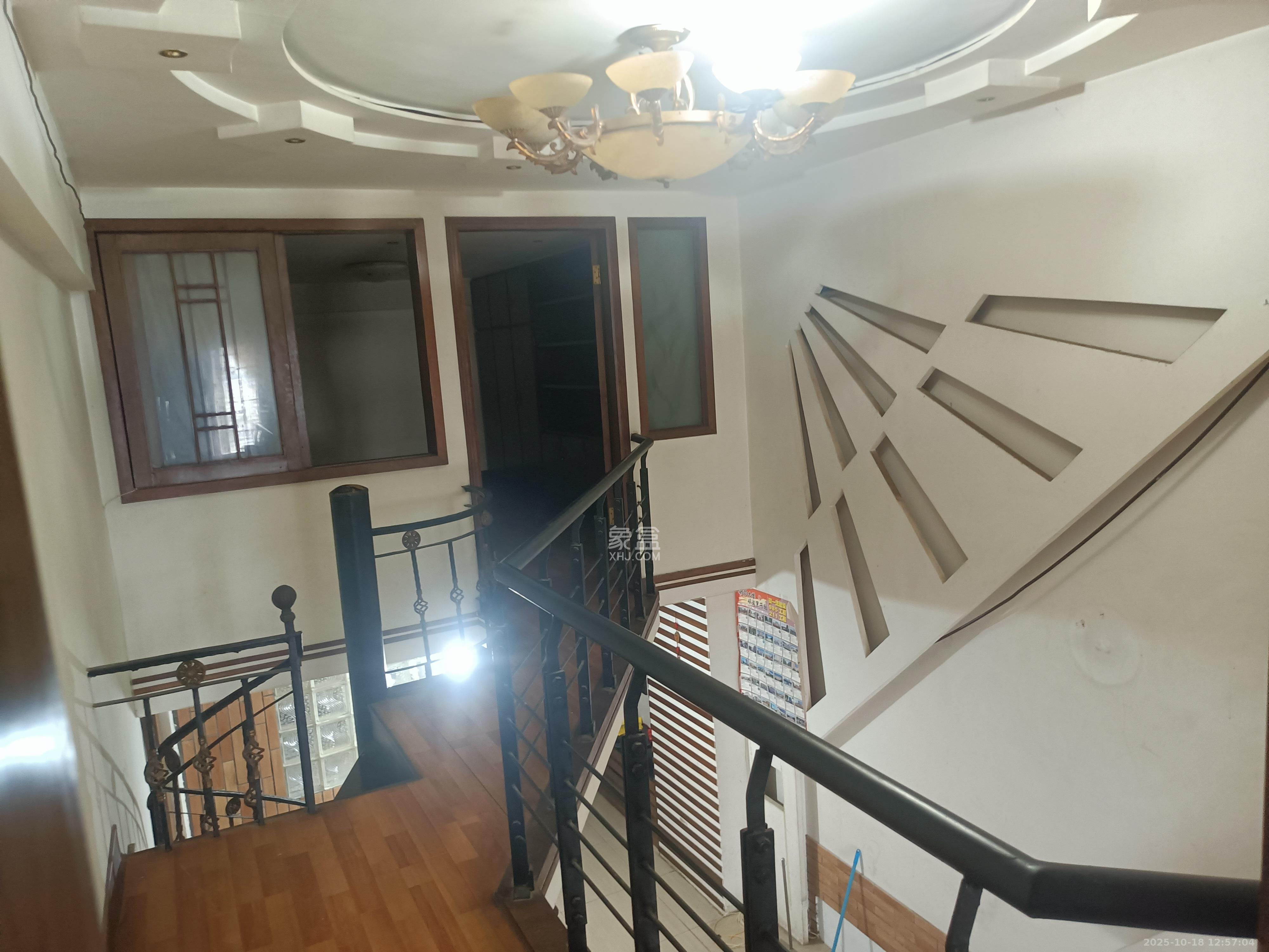 城市经典  2室2厅1卫    3200.0元/月 城市经典  2室2厅1卫    3200.0元/月室内图1