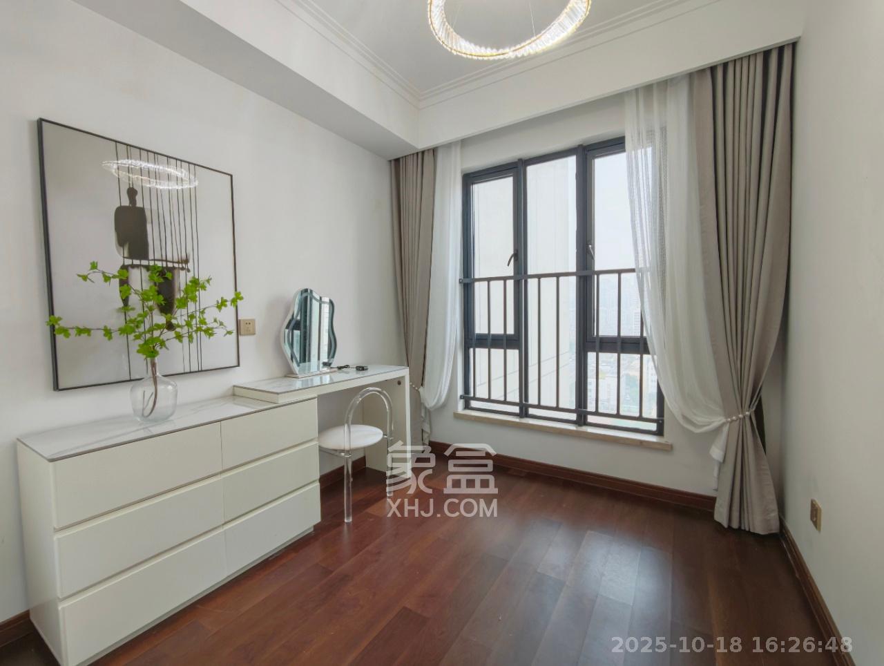 绿地长沙城际空间站(绿地新里佳苑)  4室2厅2卫    4300.0元/月 绿地长沙城际空间站(绿地新里佳苑)  4室2厅2卫    4300.0元/月室内图