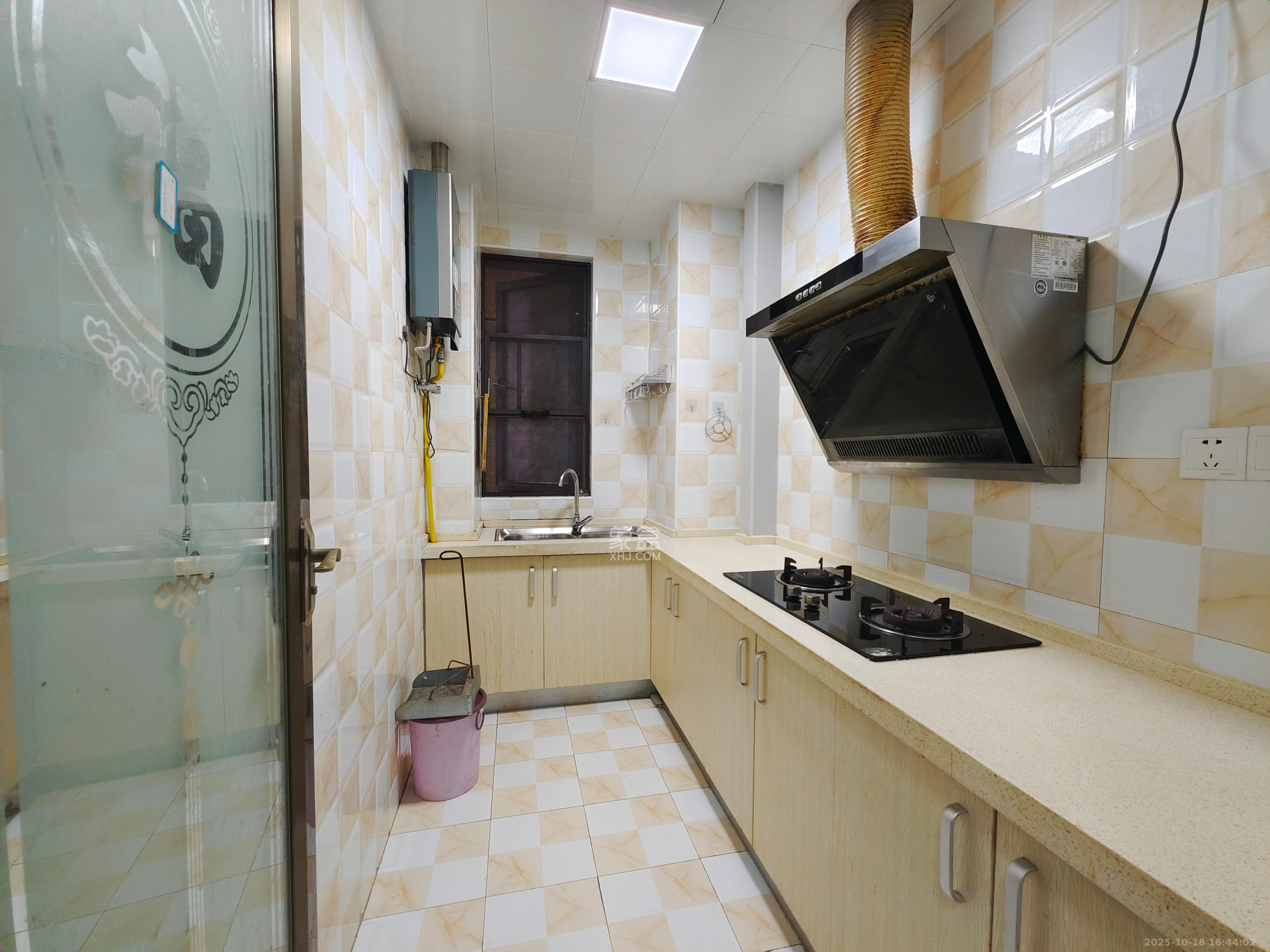 保利西海岸B区  3室2厅1卫    3000.0元/月室内图