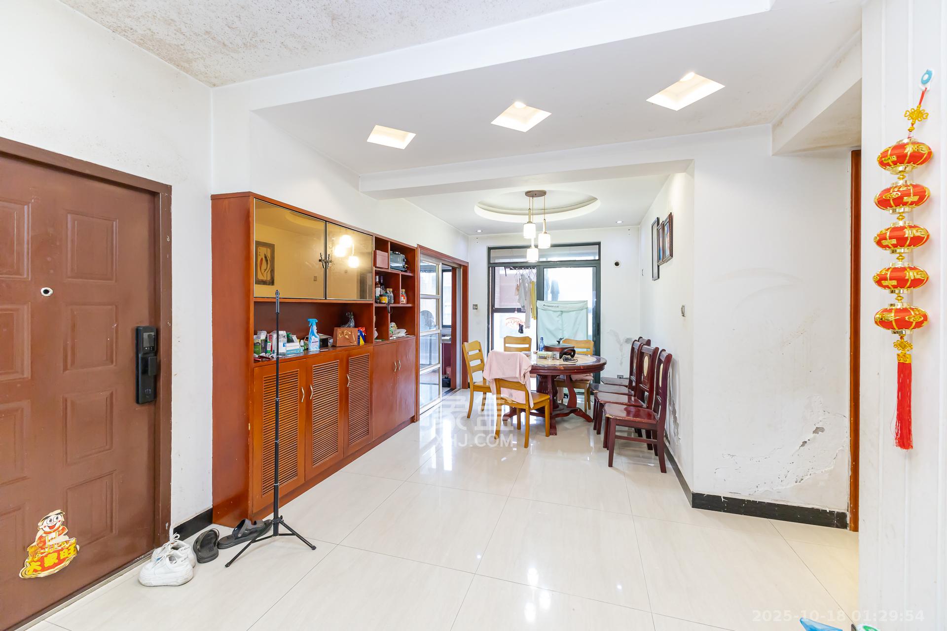 南山苏迪亚诺 3室2厅2卫 79.8万 南山苏迪亚诺 3室2厅2卫 79.8万客厅