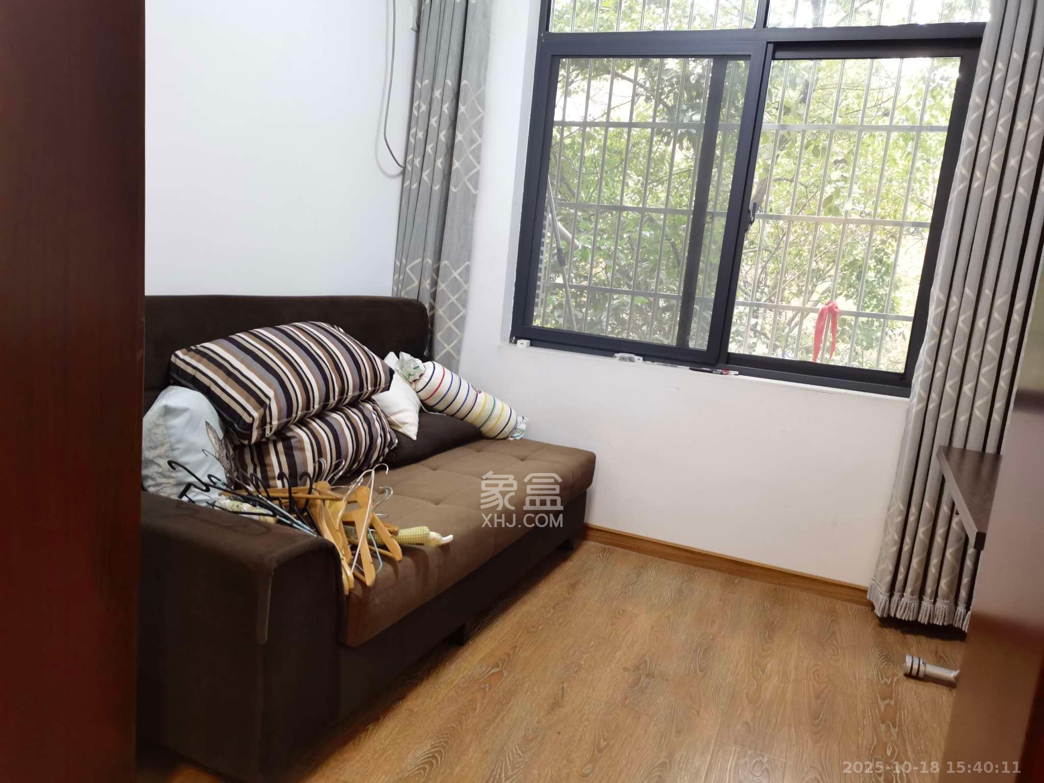 省政府机关梓园住宅区  2室2厅1卫    2800.0元/月 省政府机关梓园住宅区  2室2厅1卫    2800.0元/月室内图